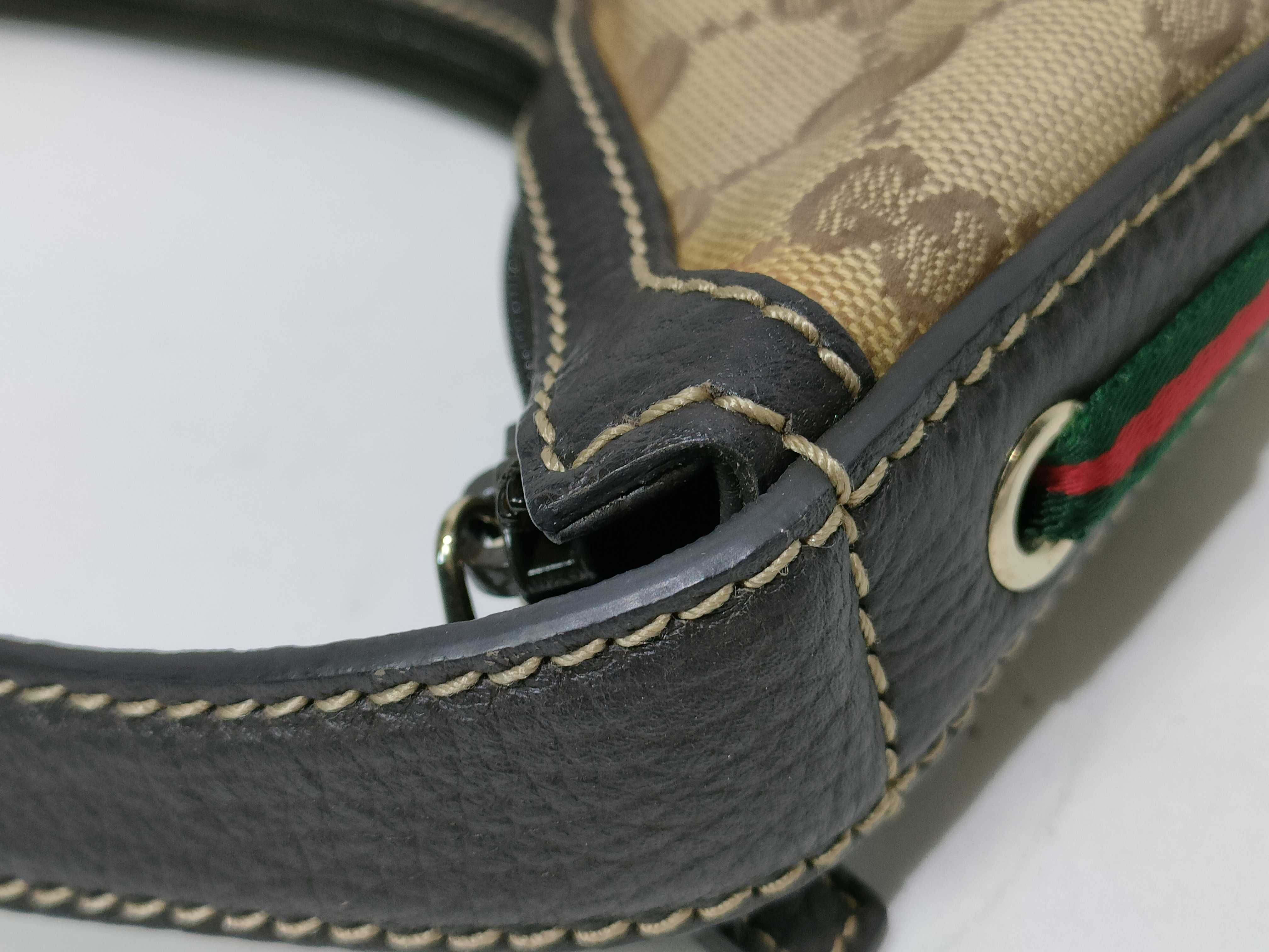 GG Supreme Shoulder Bag — view 5