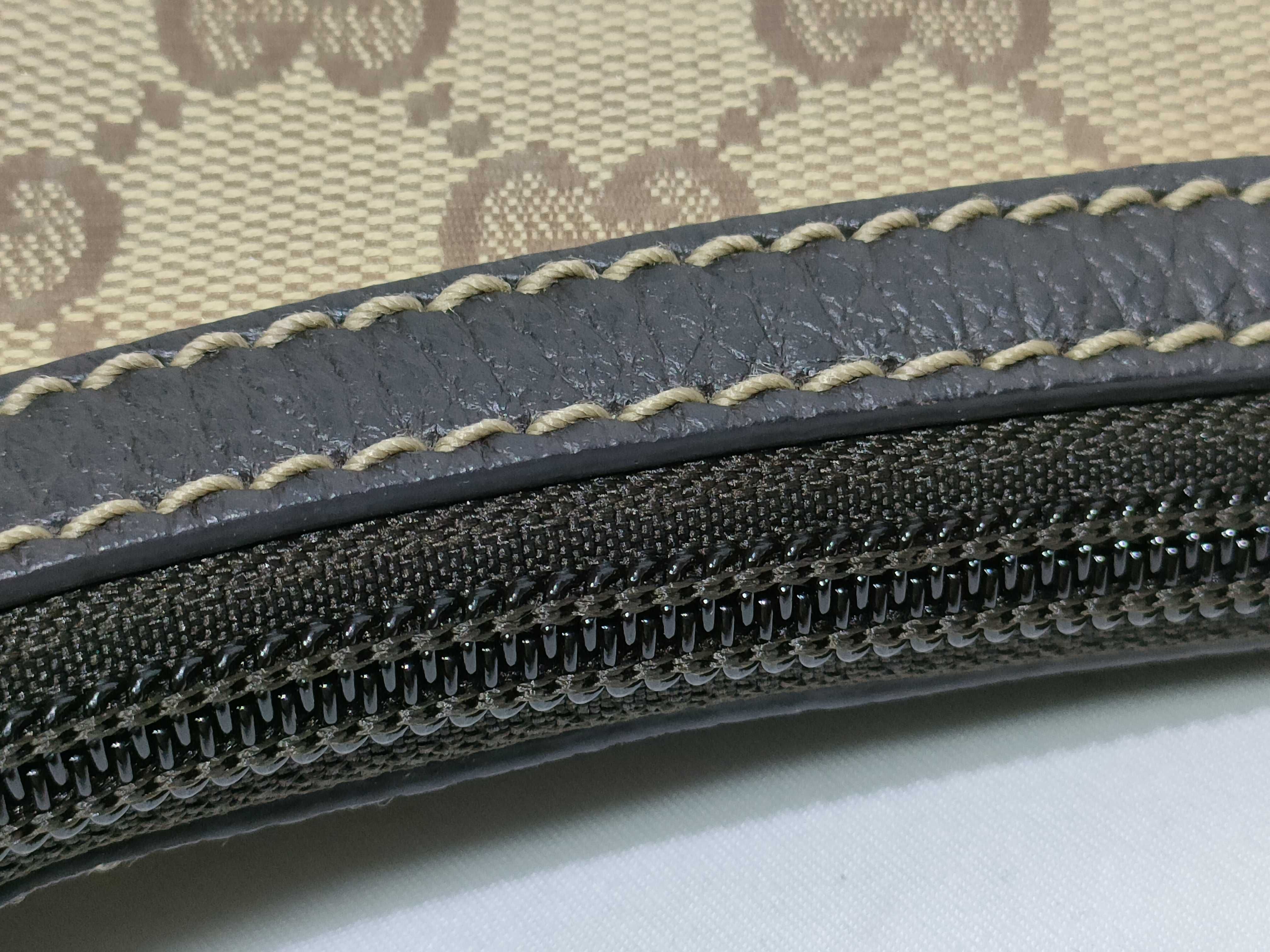 GG Supreme Shoulder Bag — view 8