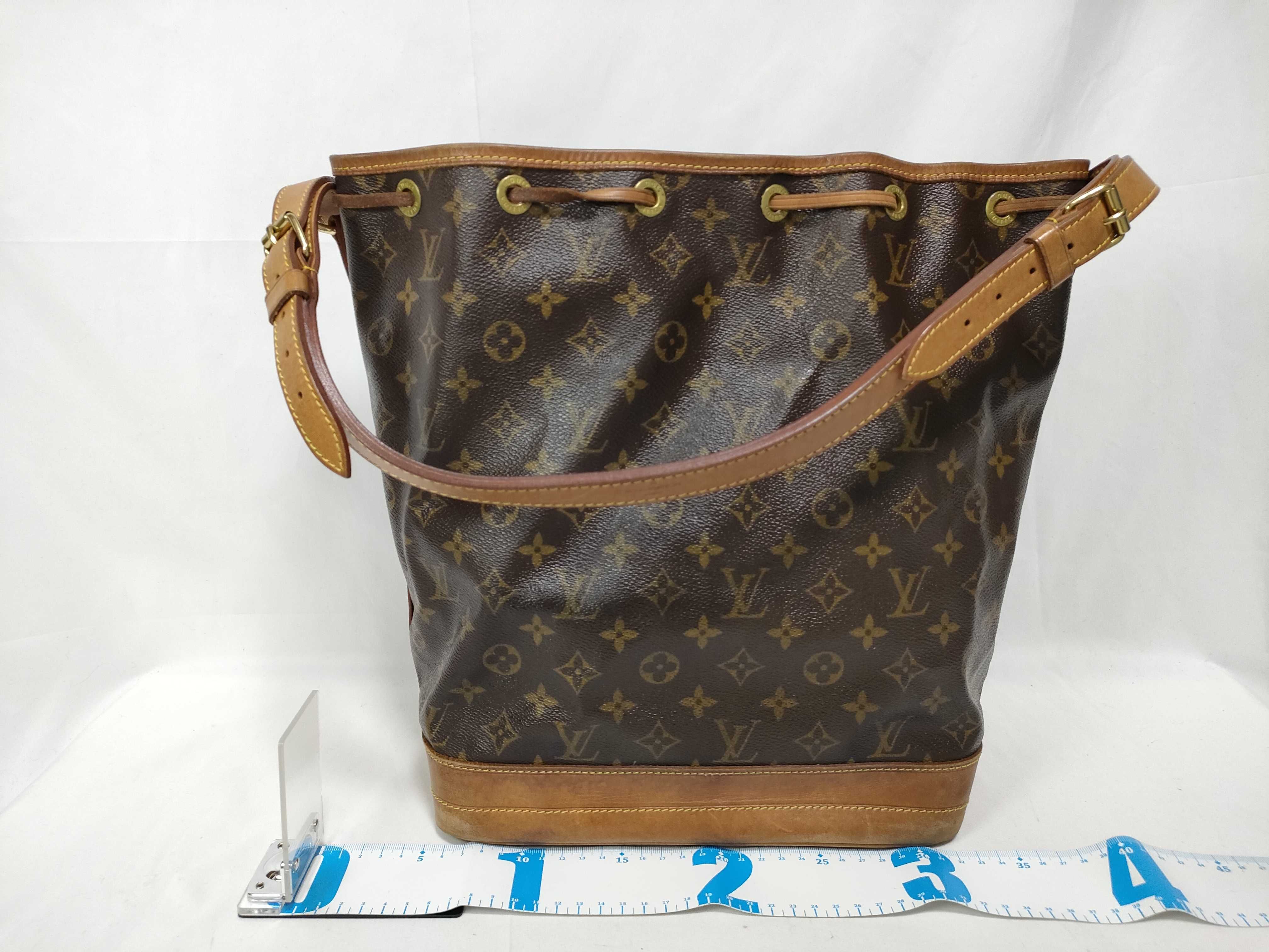 Monogram Louis Vuitton Monogram Noe M42224 Accessories: Dust bag Shoulder bag — view 2