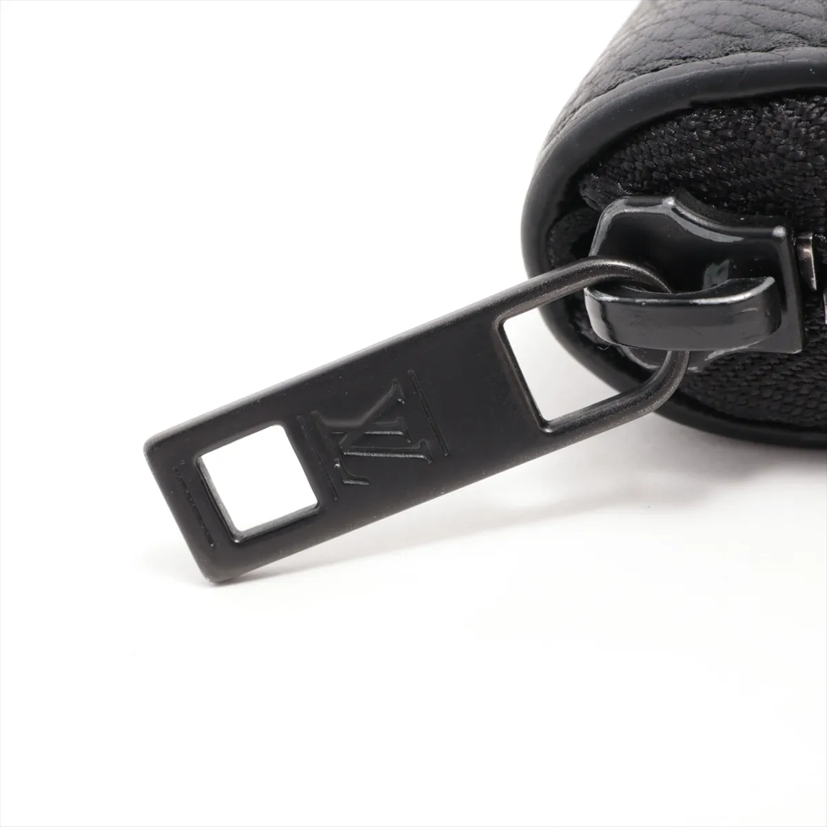 LV Aerogram Zippy Wallet Horizontal M80334 Noir Round Zip Wallet RFID Reactive — view 12