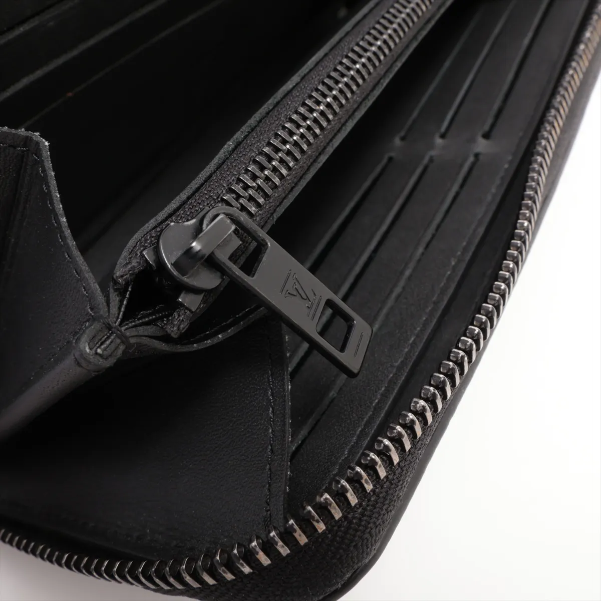 LV Aerogram Zippy Wallet Horizontal M80334 Noir Round Zip Wallet RFID Reactive — view 10
