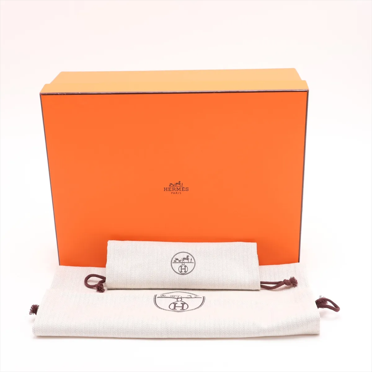 Evelyne 3 29 PM Taurillon Clemence Leather Beton Gold Hardware B: 2023 — view 9
