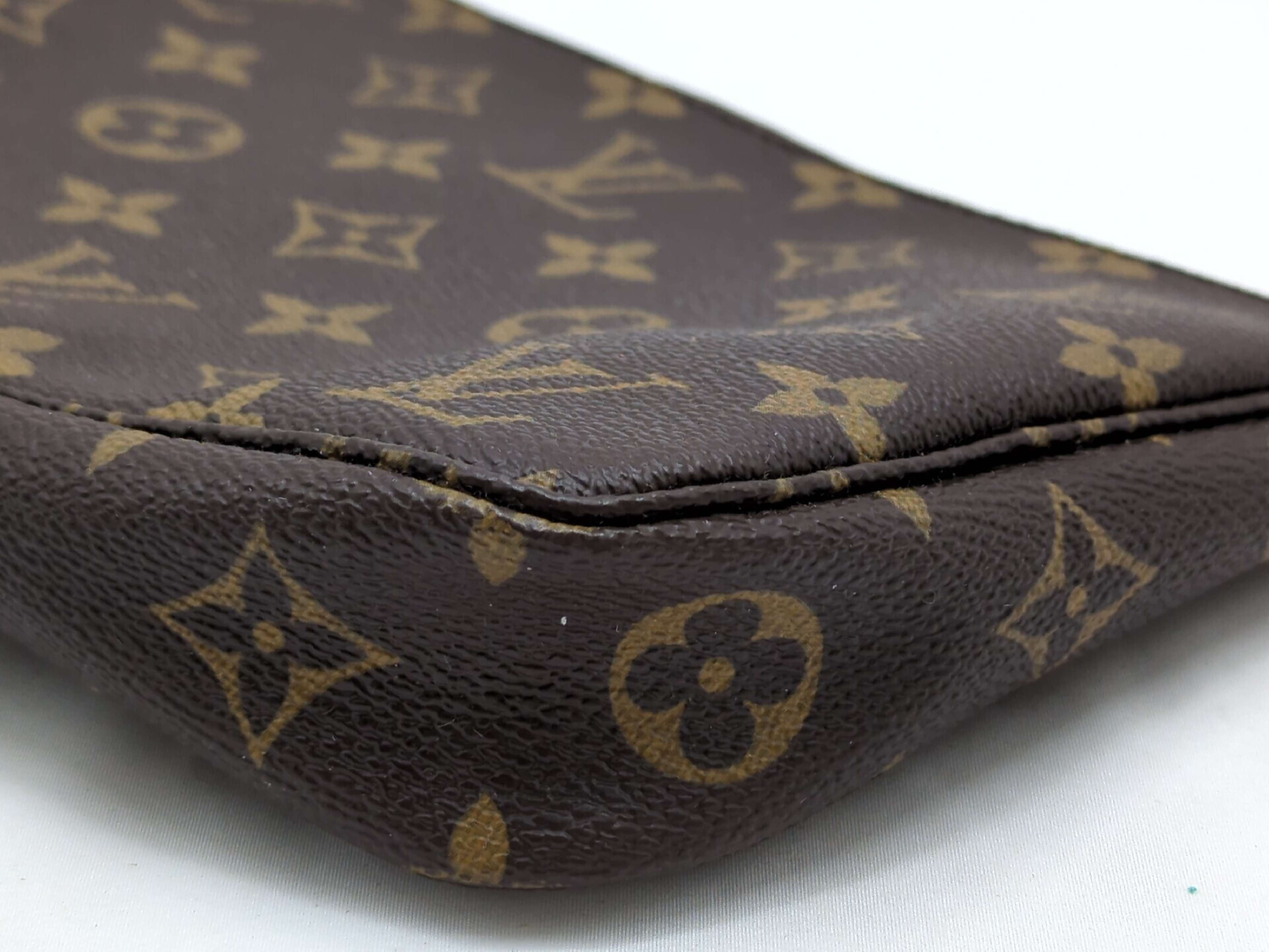 M51980 Monogram Accessoires Handbag — view 3
