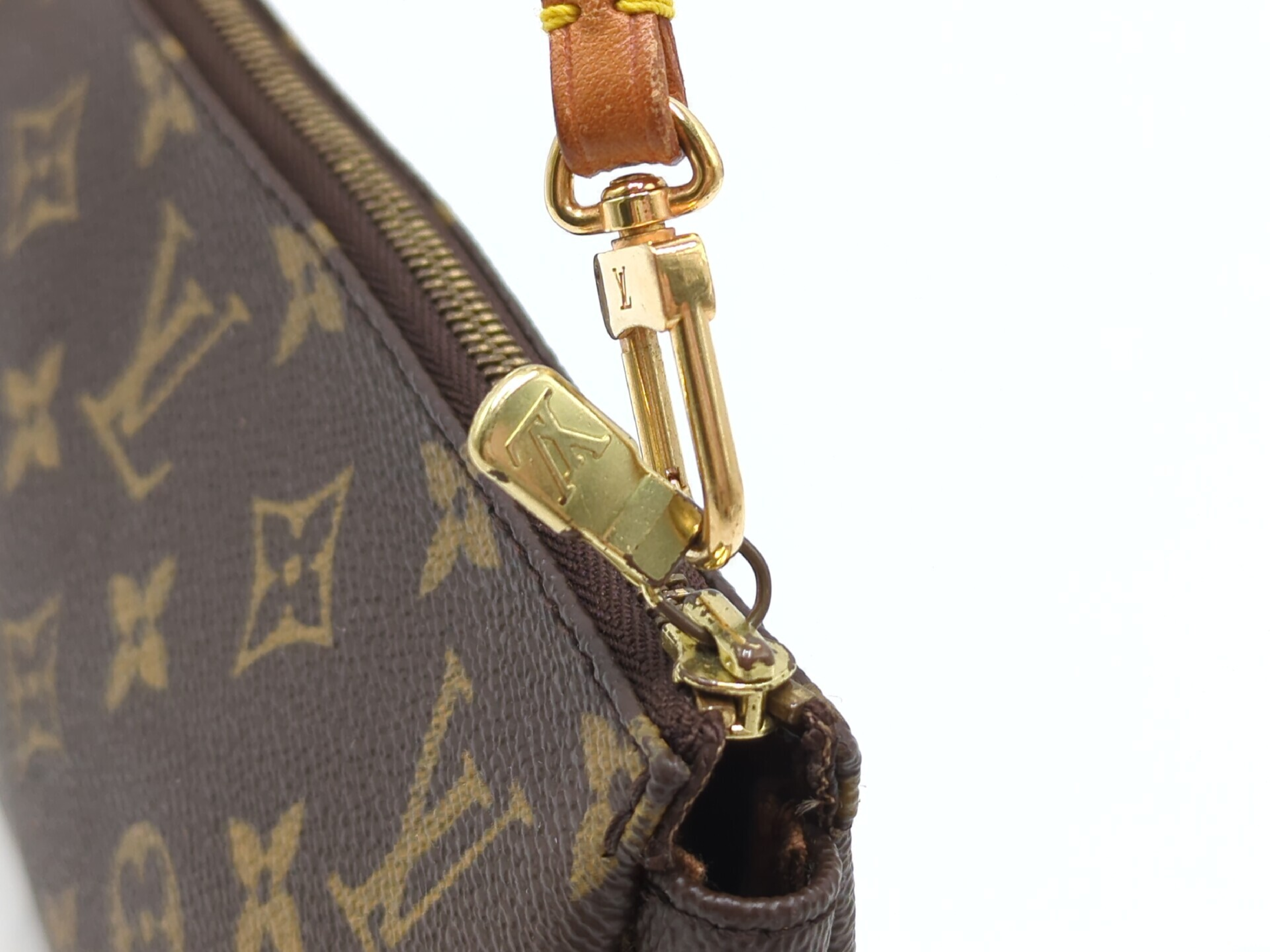 M51980 Monogram Accessoires Handbag — view 8
