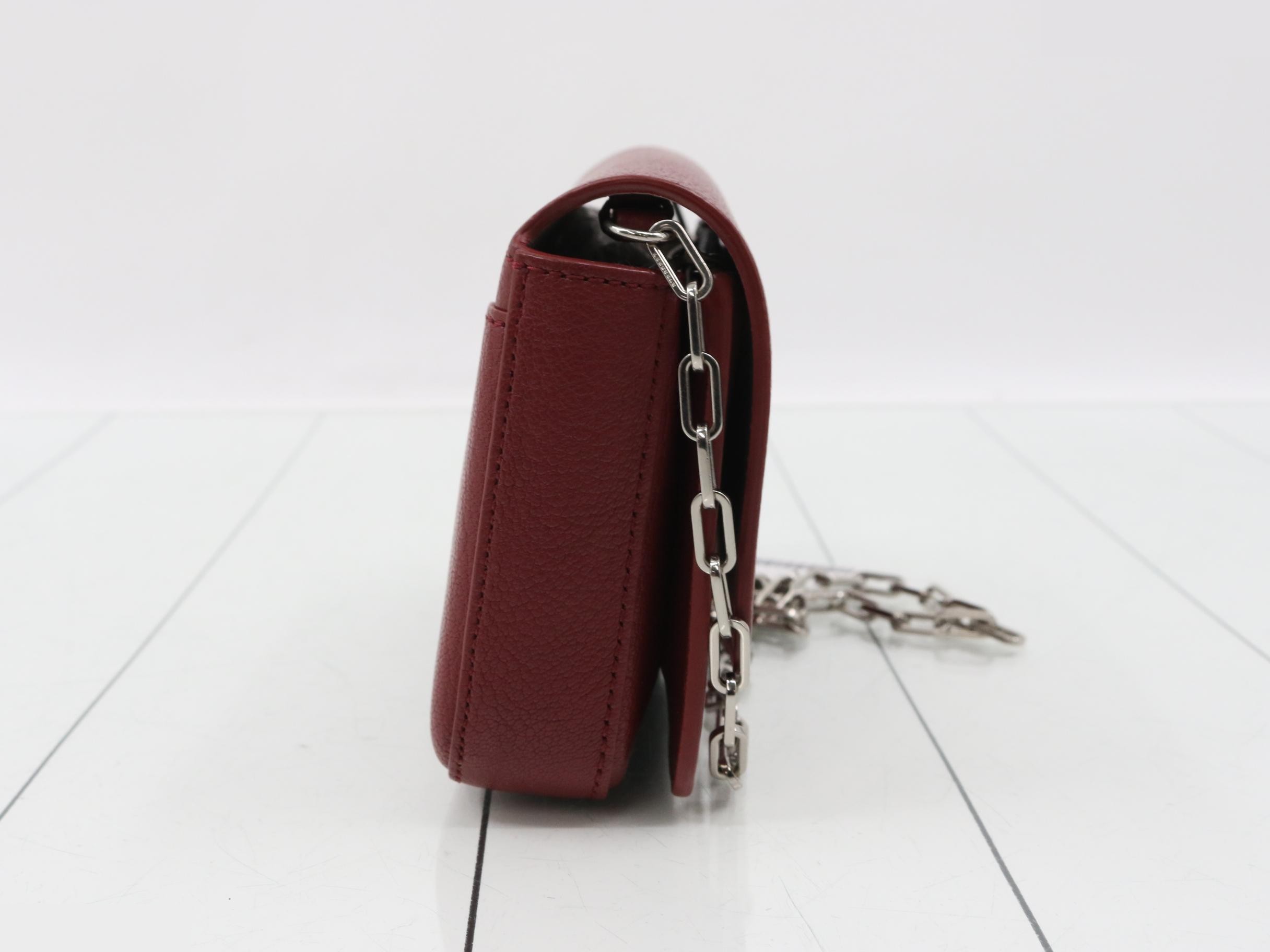 Chain shoulder bag, embossed leather, red — view 4