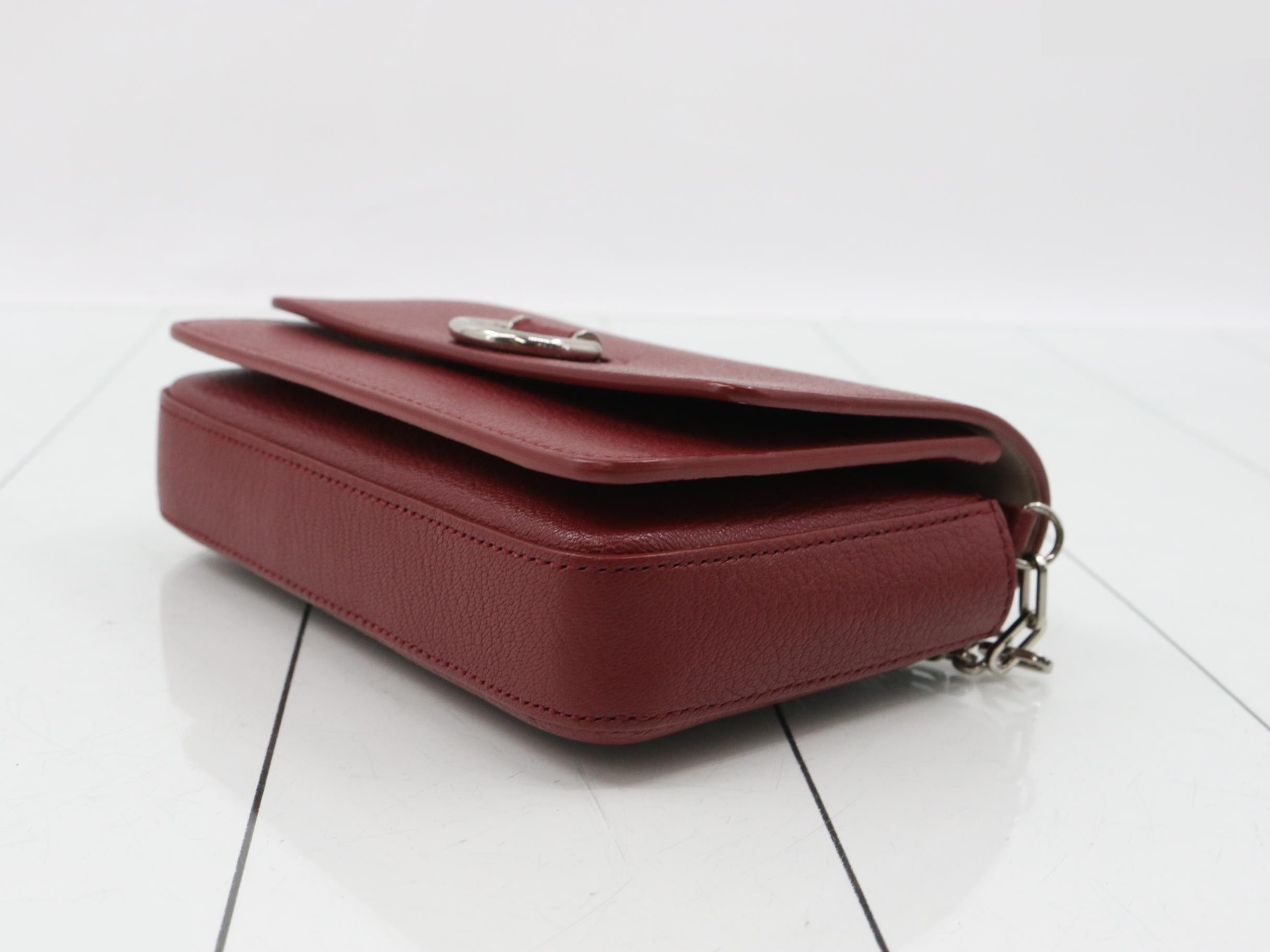 Chain shoulder bag, embossed leather, red — view 6