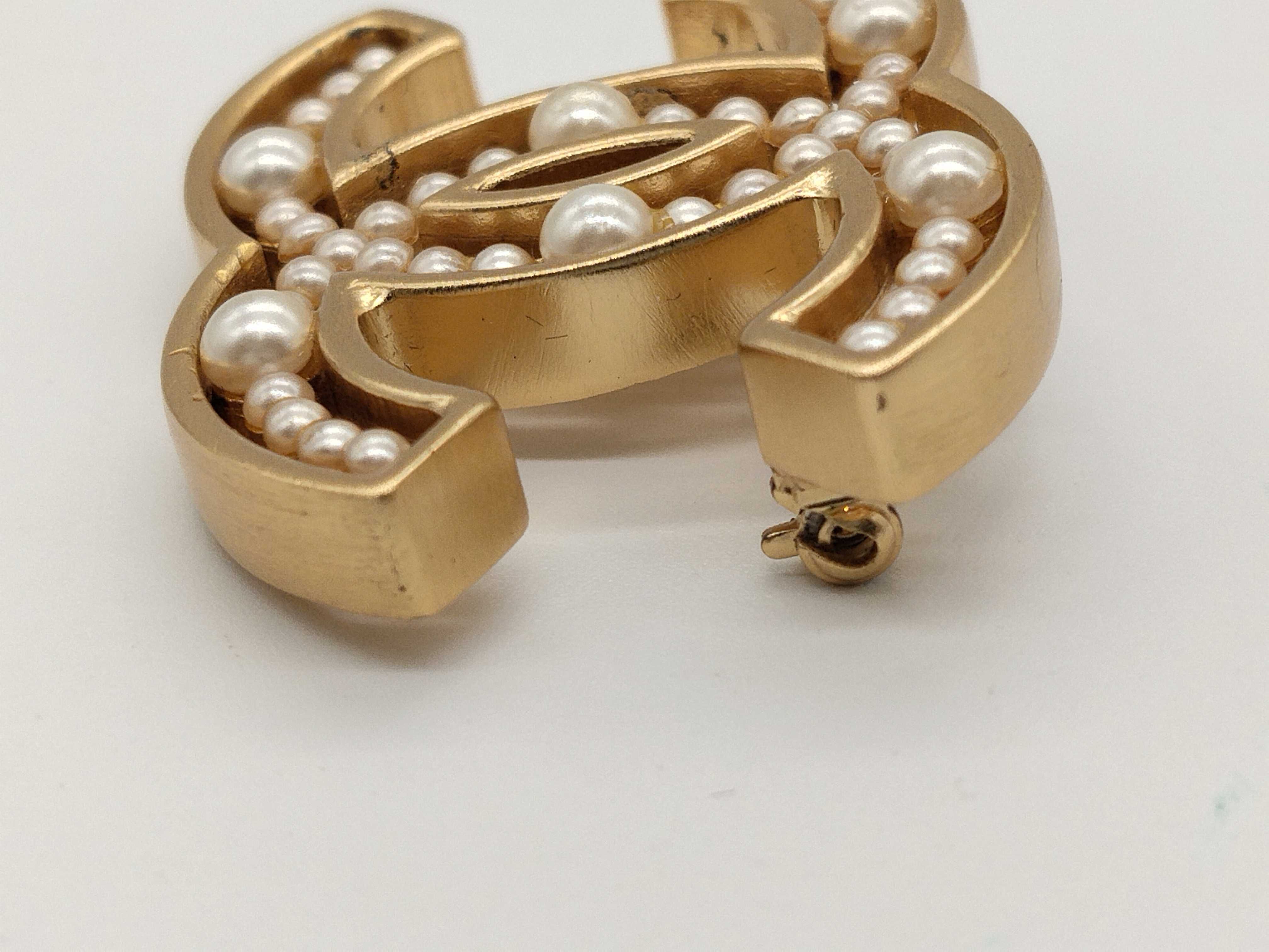 Coco Mark 02A Coco Mark Faux Pearl Brooch (Small) — view 5
