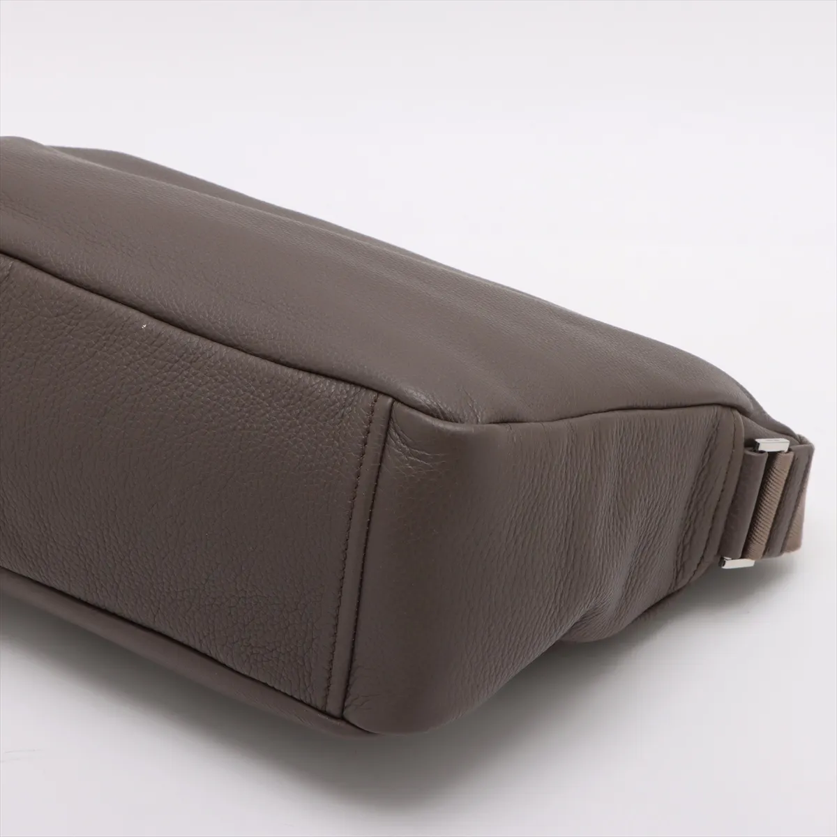 Vitello Dino Leather Shoulder Bag Gray 2VH182 — view 3
