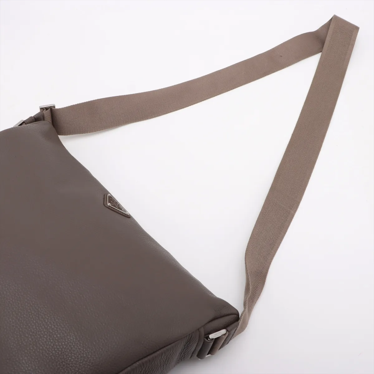 Vitello Dino Leather Shoulder Bag Gray 2VH182 — view 5