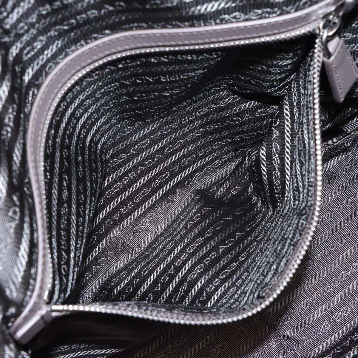 Vitello Dino Leather Shoulder Bag Gray 2VH182 — view 7