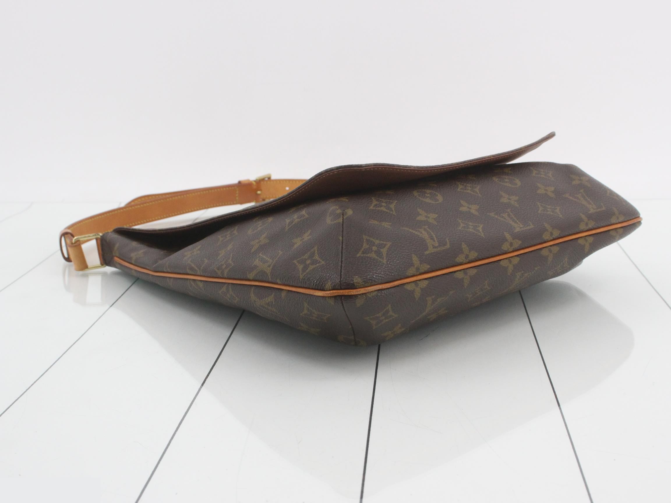 LV Gold Hardware Tote Handbag Musette — view 5