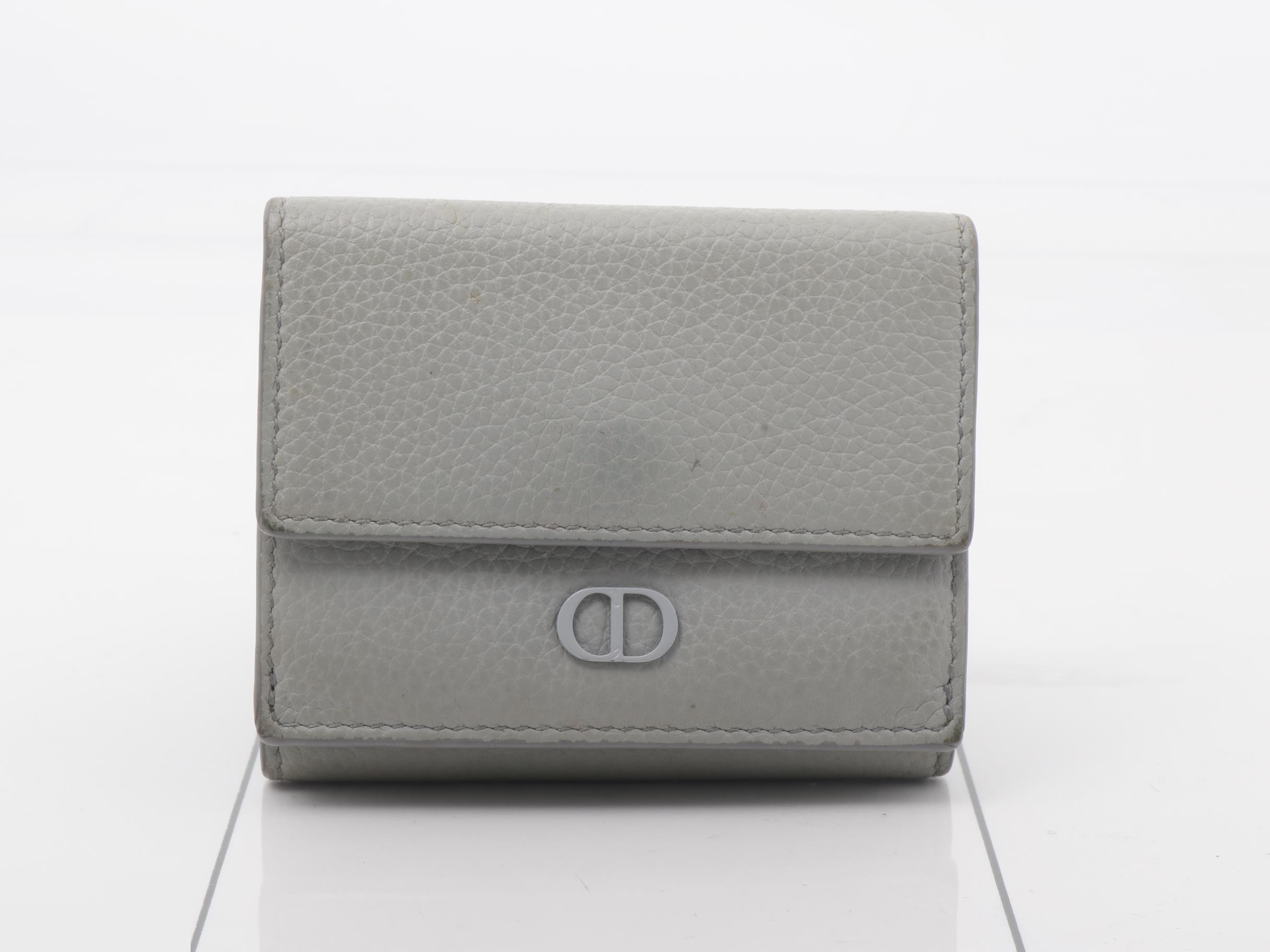 Tri-fold wallet, gray