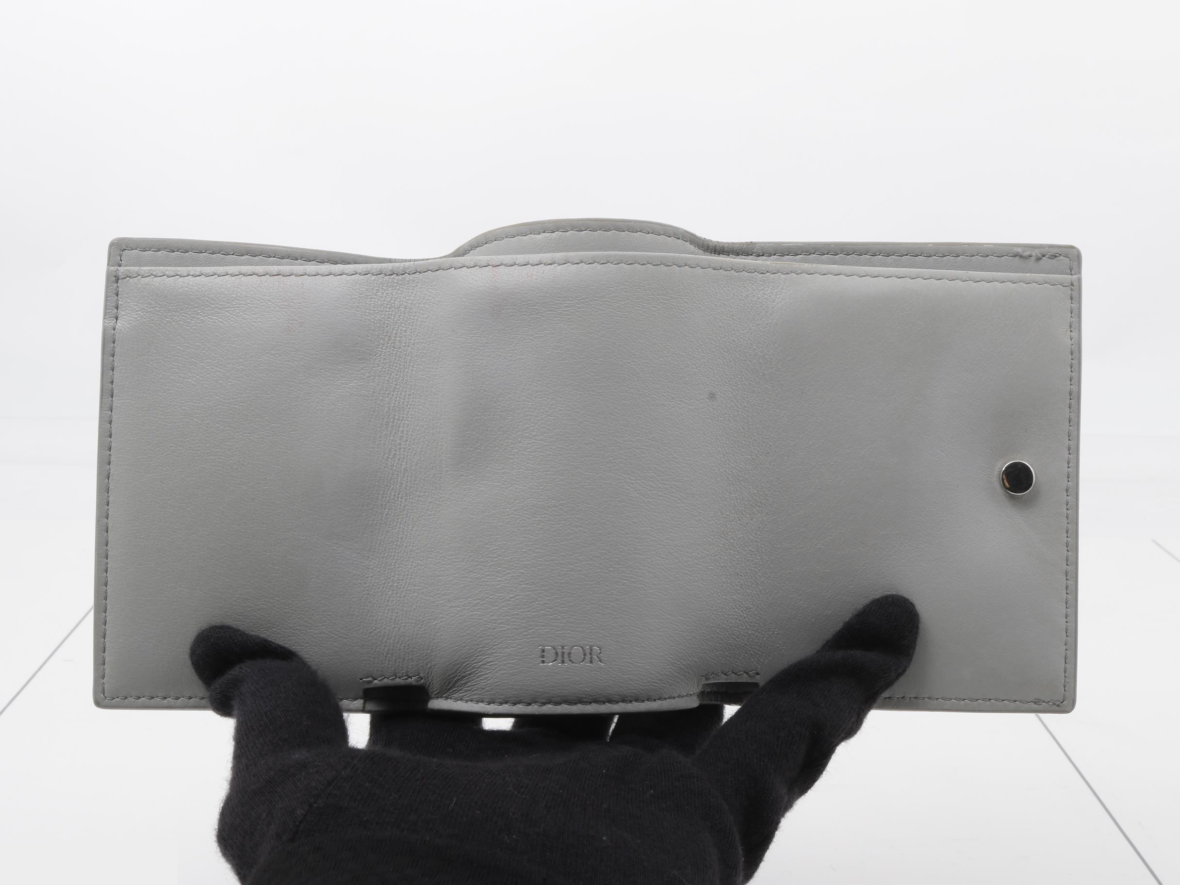 Tri-fold wallet, gray — view 4