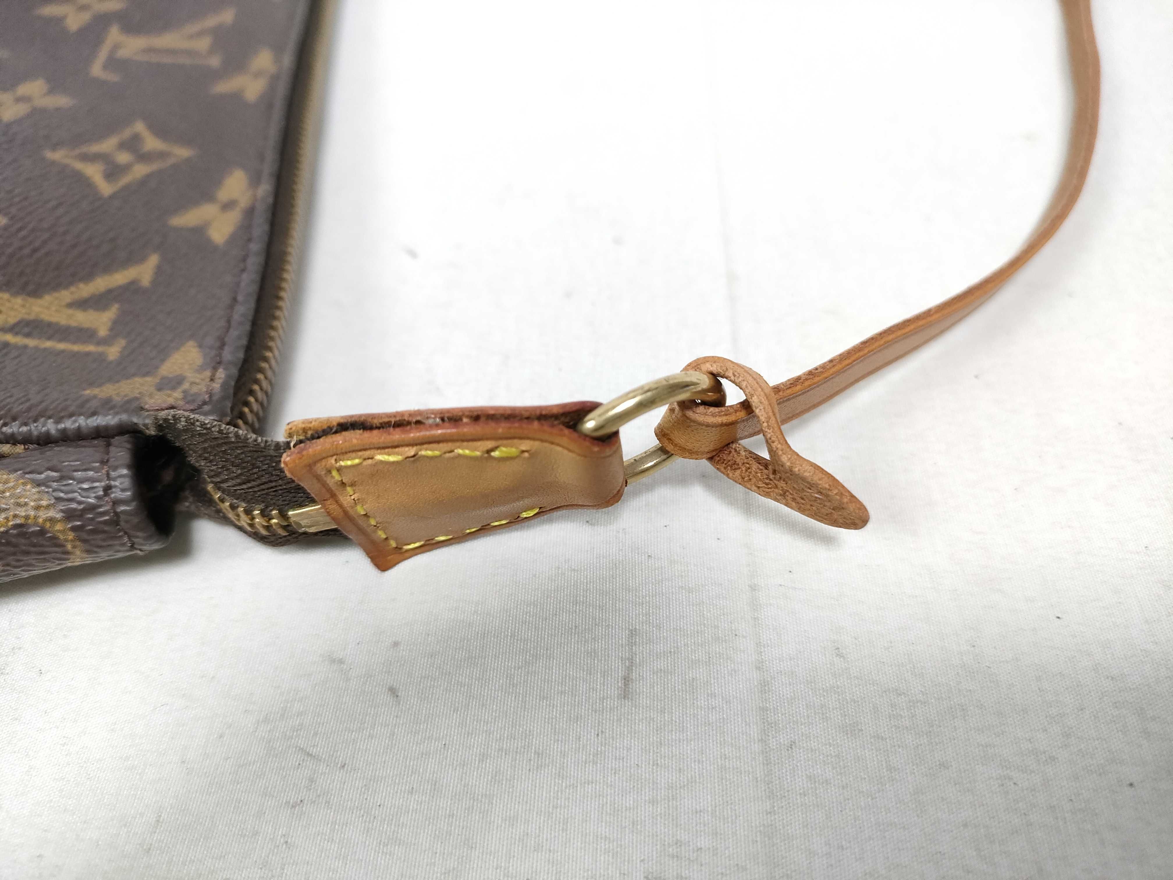 Monogram Louis Vuitton Monogram Accessoires AR0919 Pouch — view 8