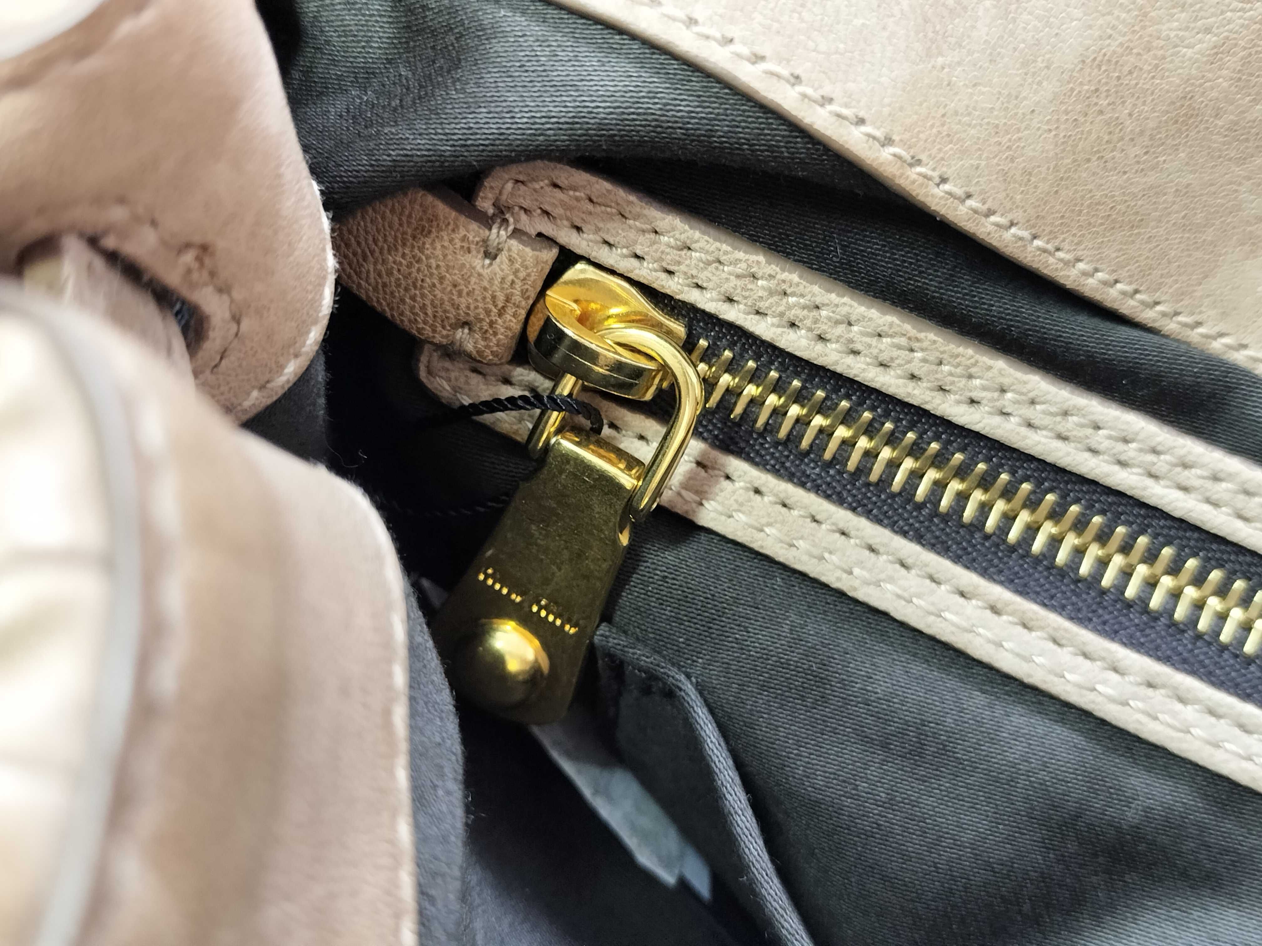 Matelassé Leather One-Shoulder Bag (Shoulder Bag) — view 11