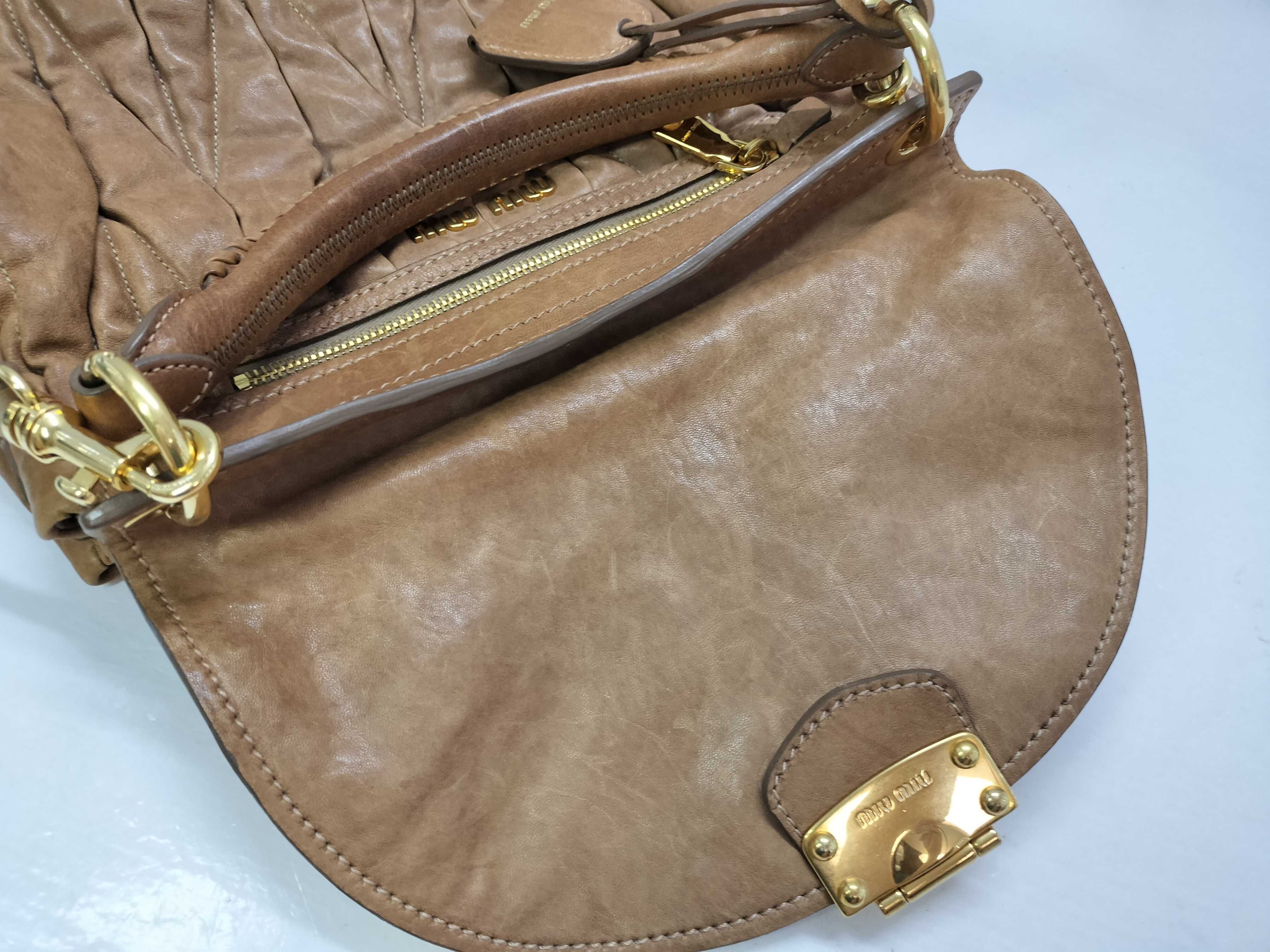 Matelassé Leather One-Shoulder Bag (Shoulder Bag) — view 14