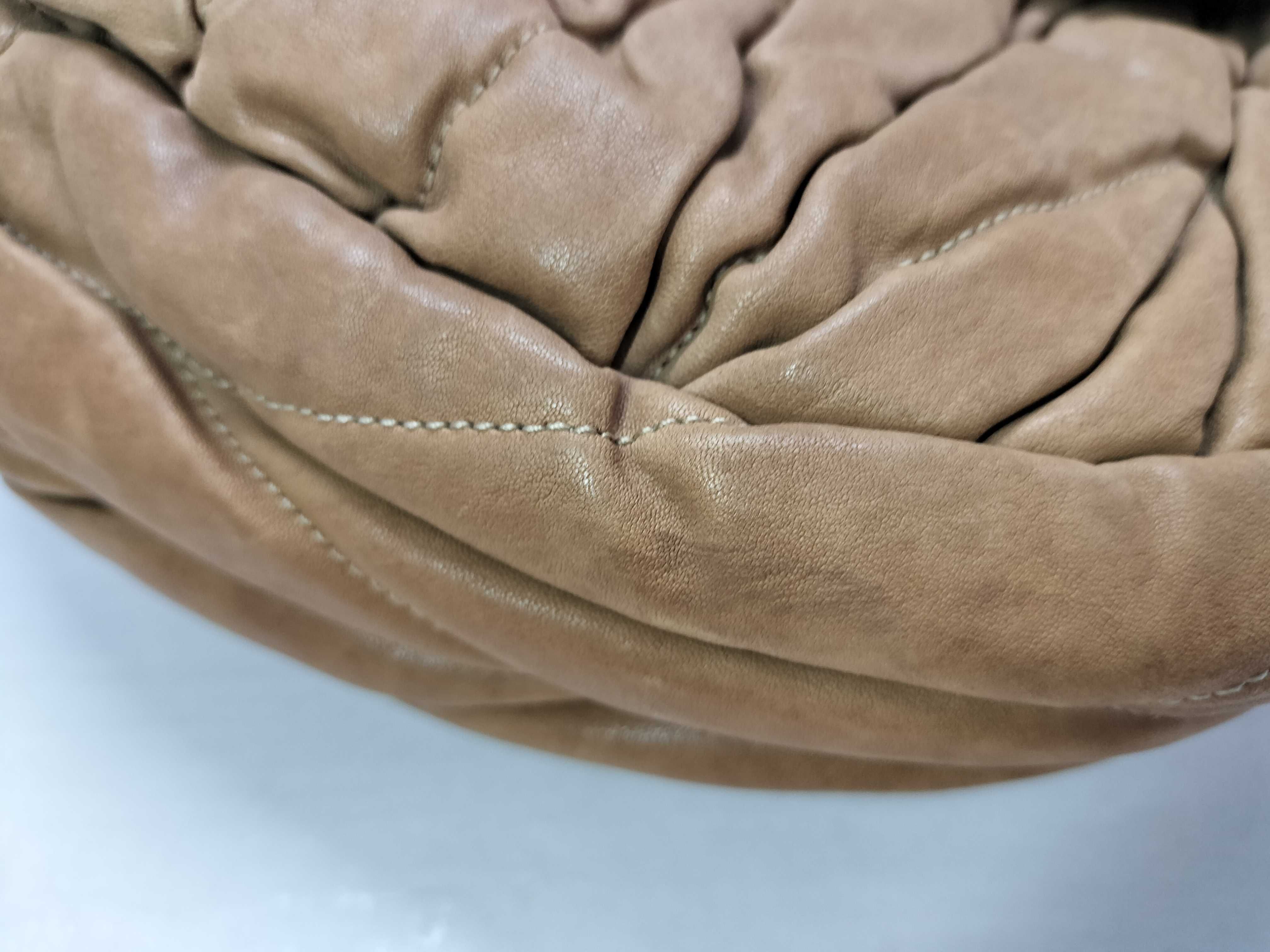 Matelassé Leather One-Shoulder Bag (Shoulder Bag) — view 6