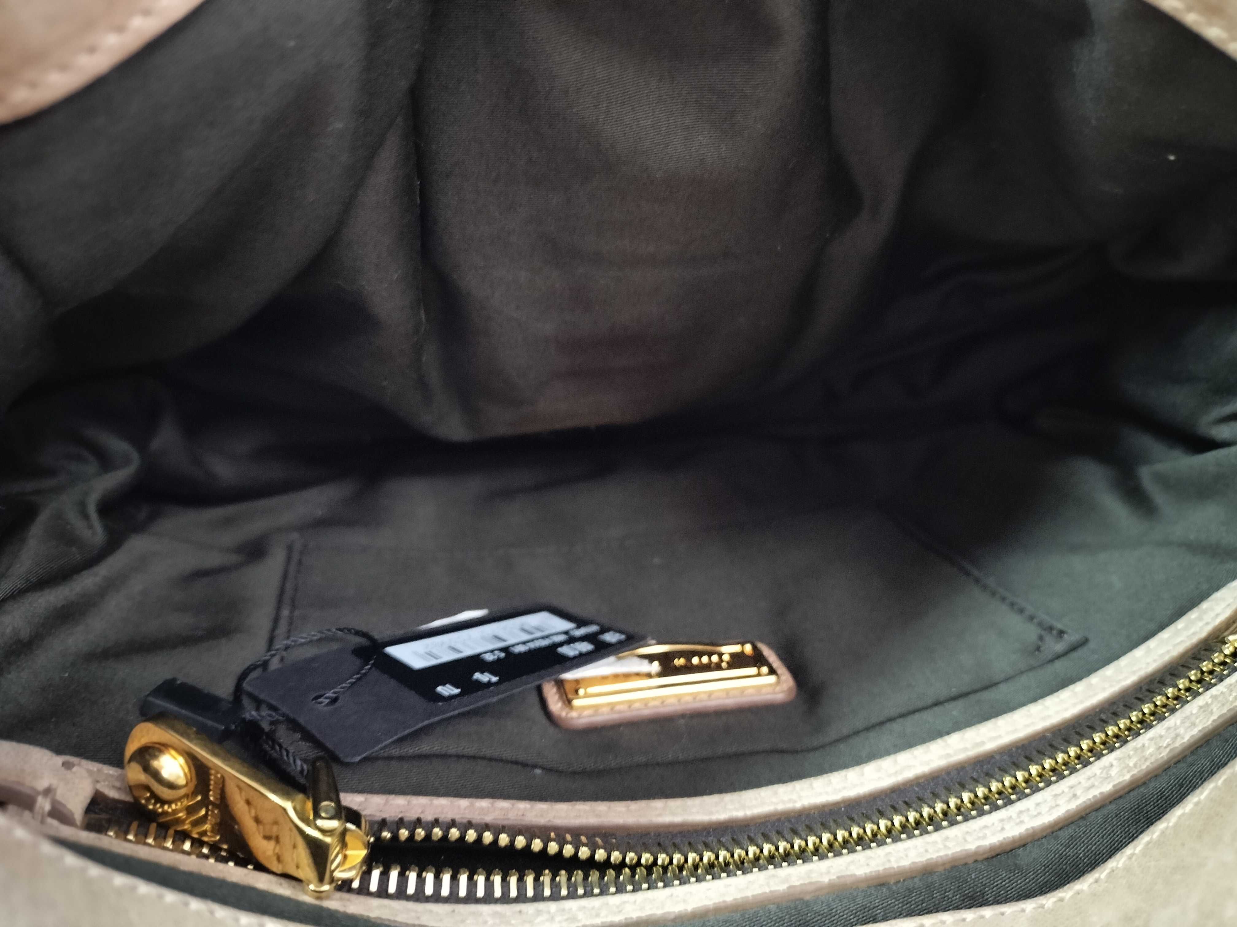 Matelassé Leather One-Shoulder Bag (Shoulder Bag) — view 7