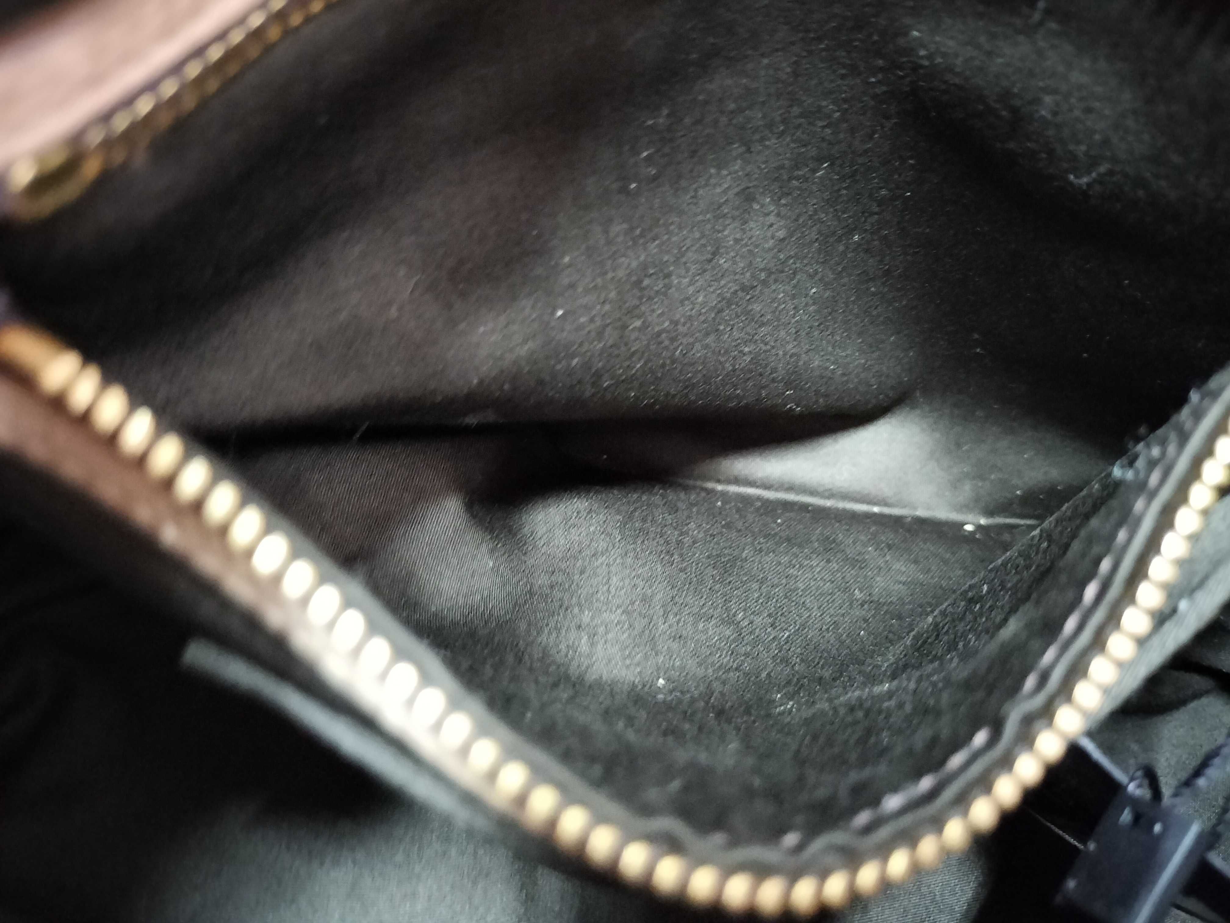 Matelassé Leather One-Shoulder Bag (Shoulder Bag) — view 10