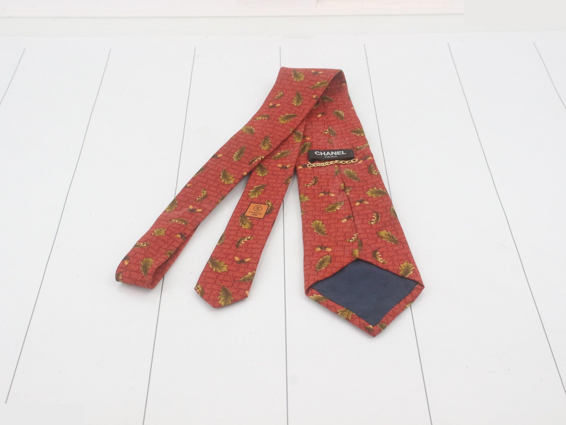 tie — view 2