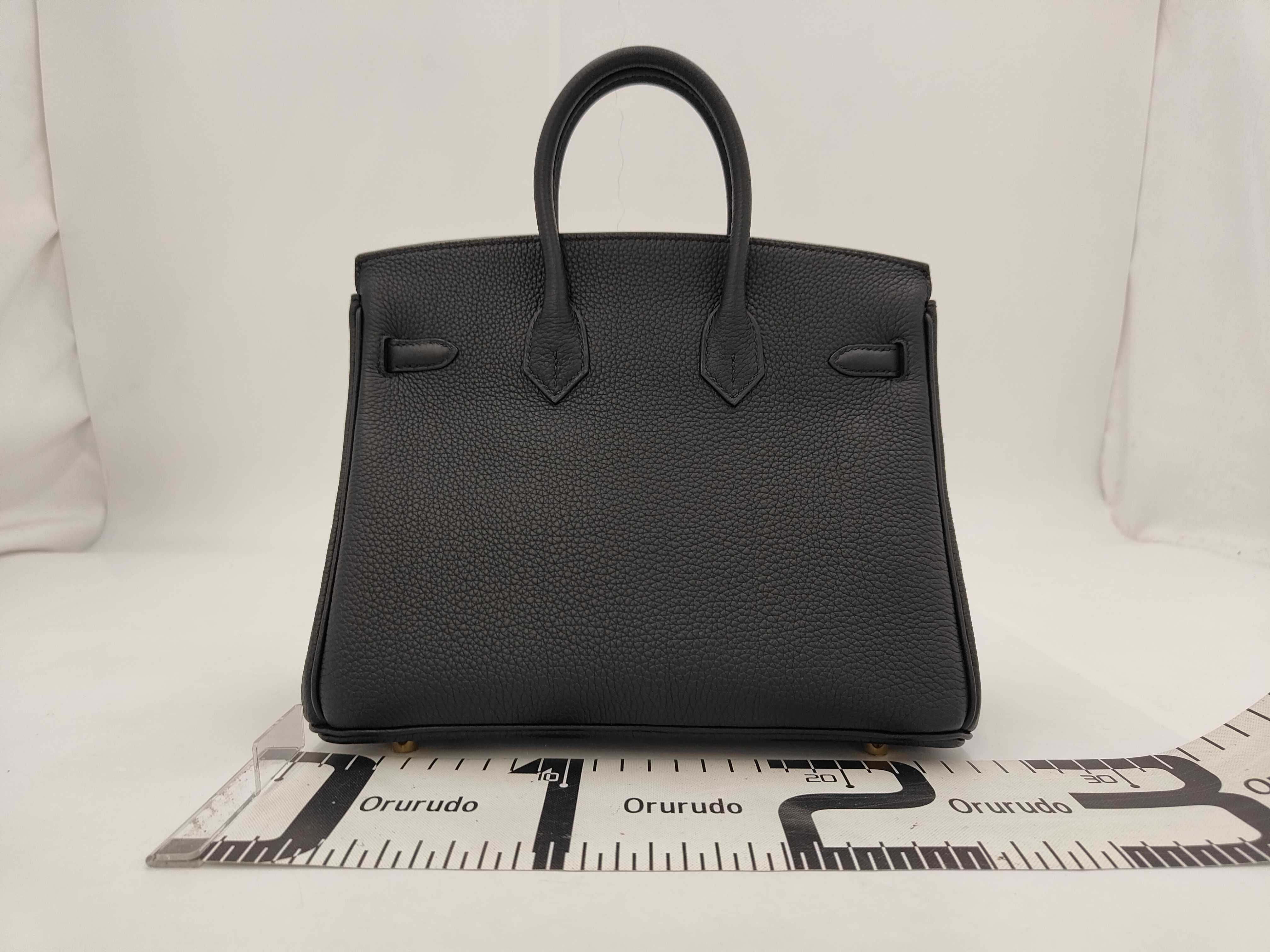 Birkin 25 Togo Black Handbag with Gold Hardware (K Stamp) — view 2