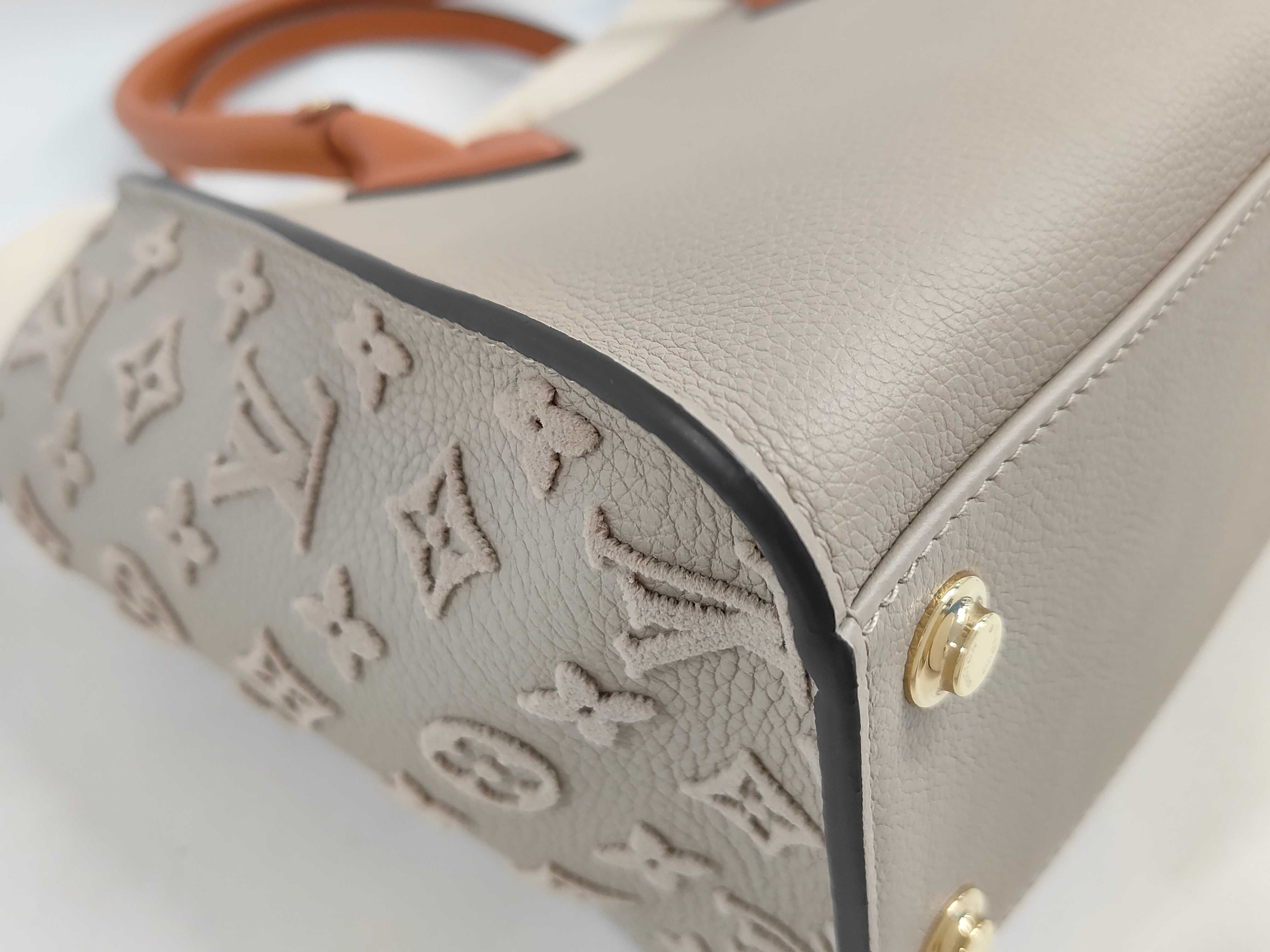 Monogram On My Side MM Current Model Tote Bag 2-way Tote Bag — view 6