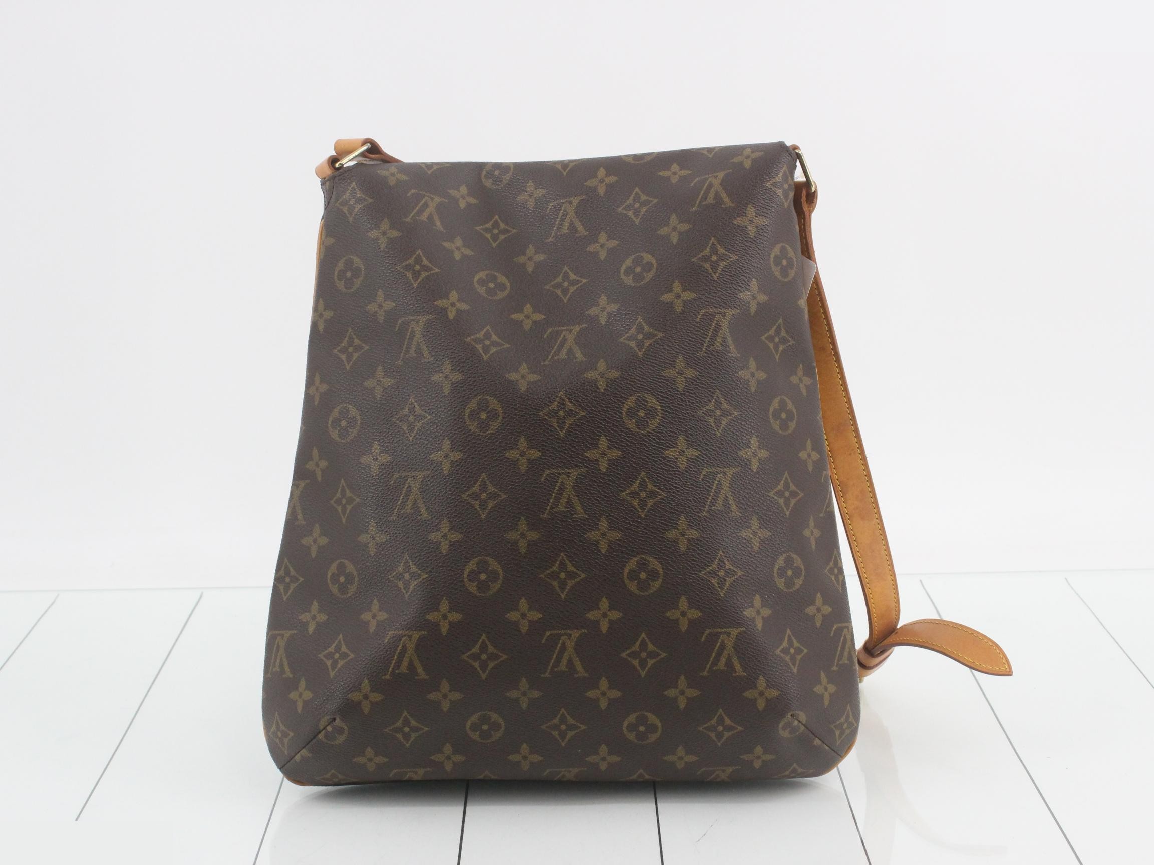 Musette — view 2