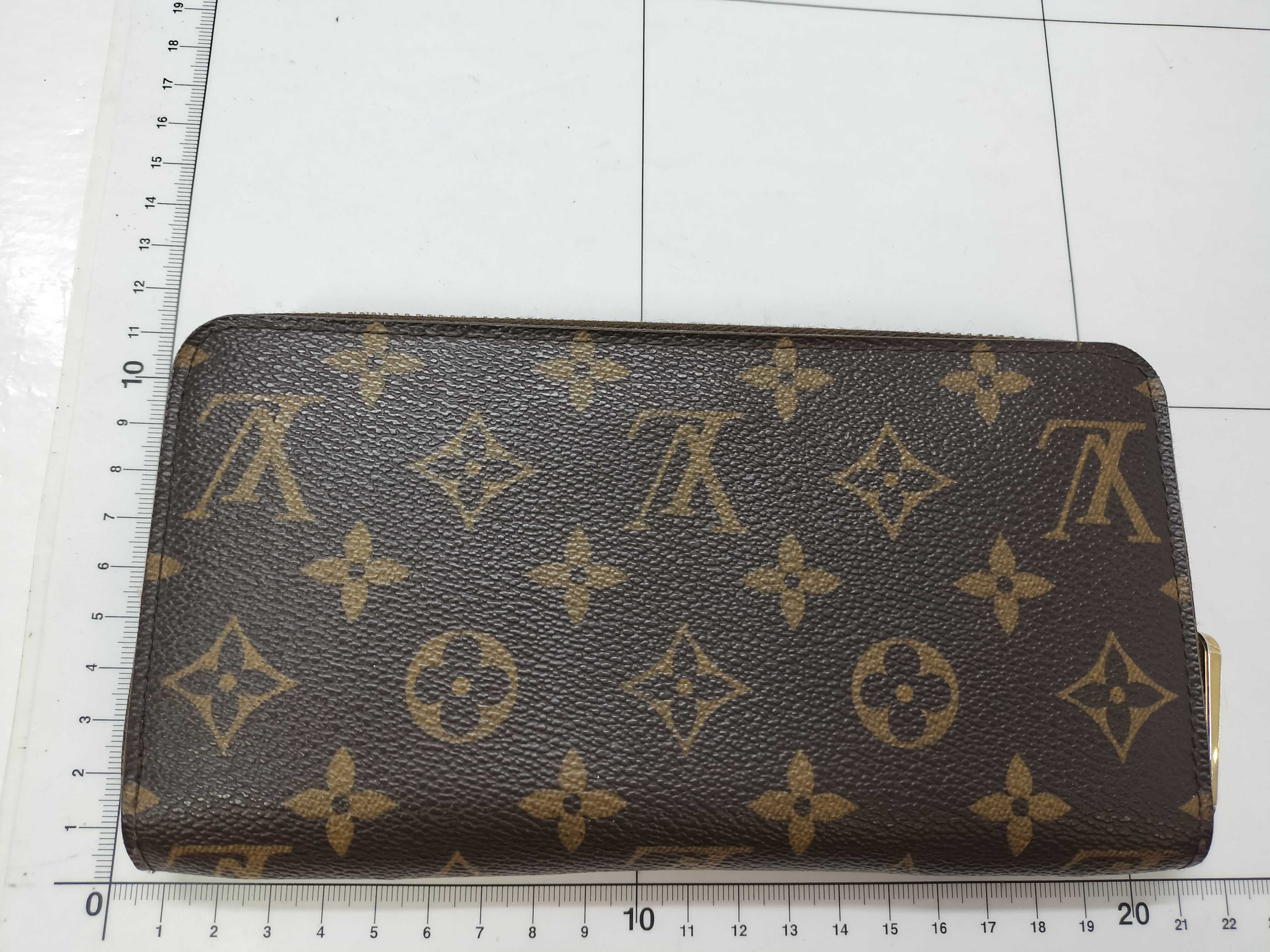 Monogram Louis Vuitton M60017 Zippy Wallet CA2079 Round Zipper Long Wallet Monogram Wallet — view 2