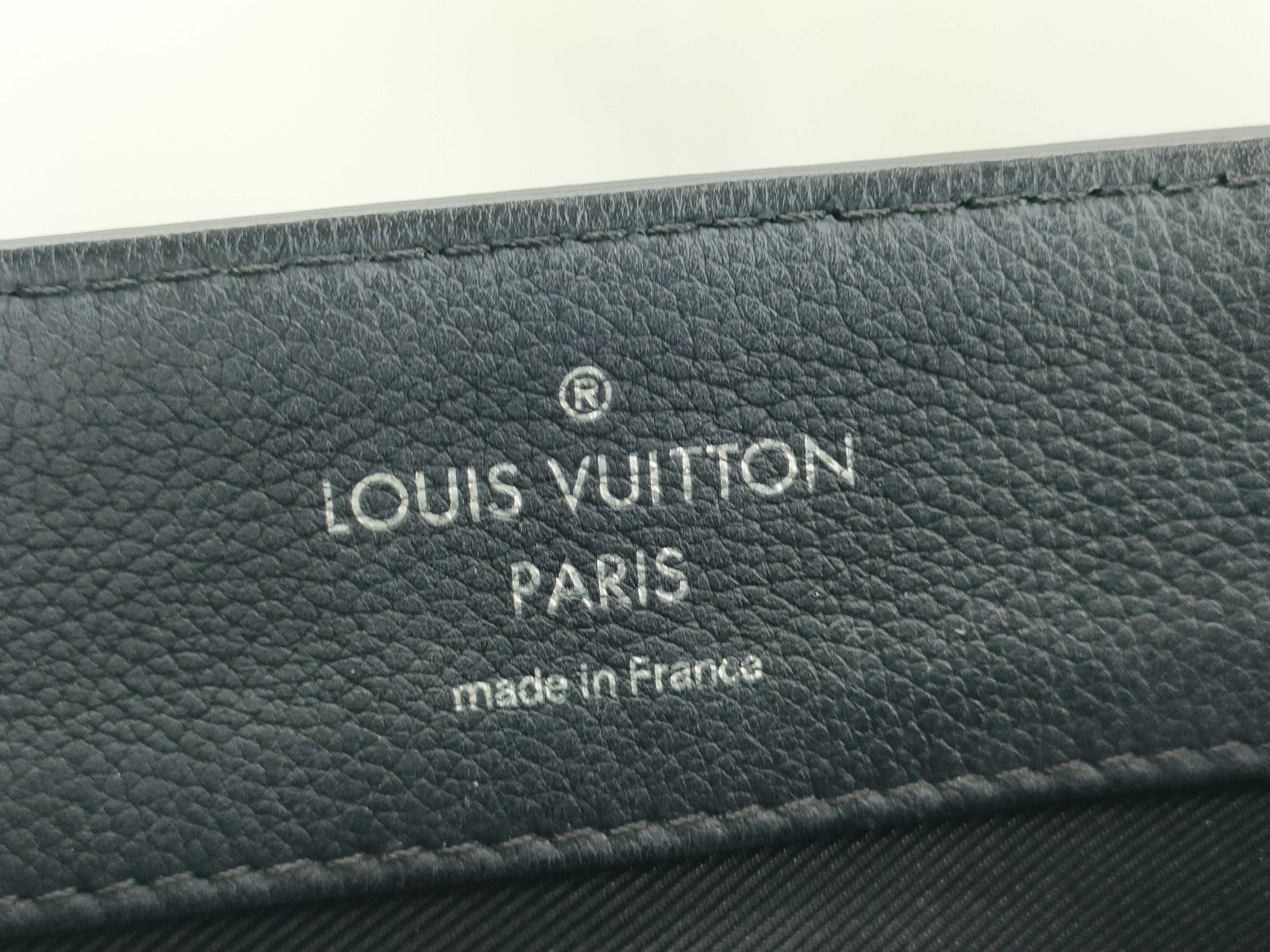 MY-Lockme Cartable M50250 FL00117 Black LV Logo & Leather - Grad Shoulder Bag — view 13