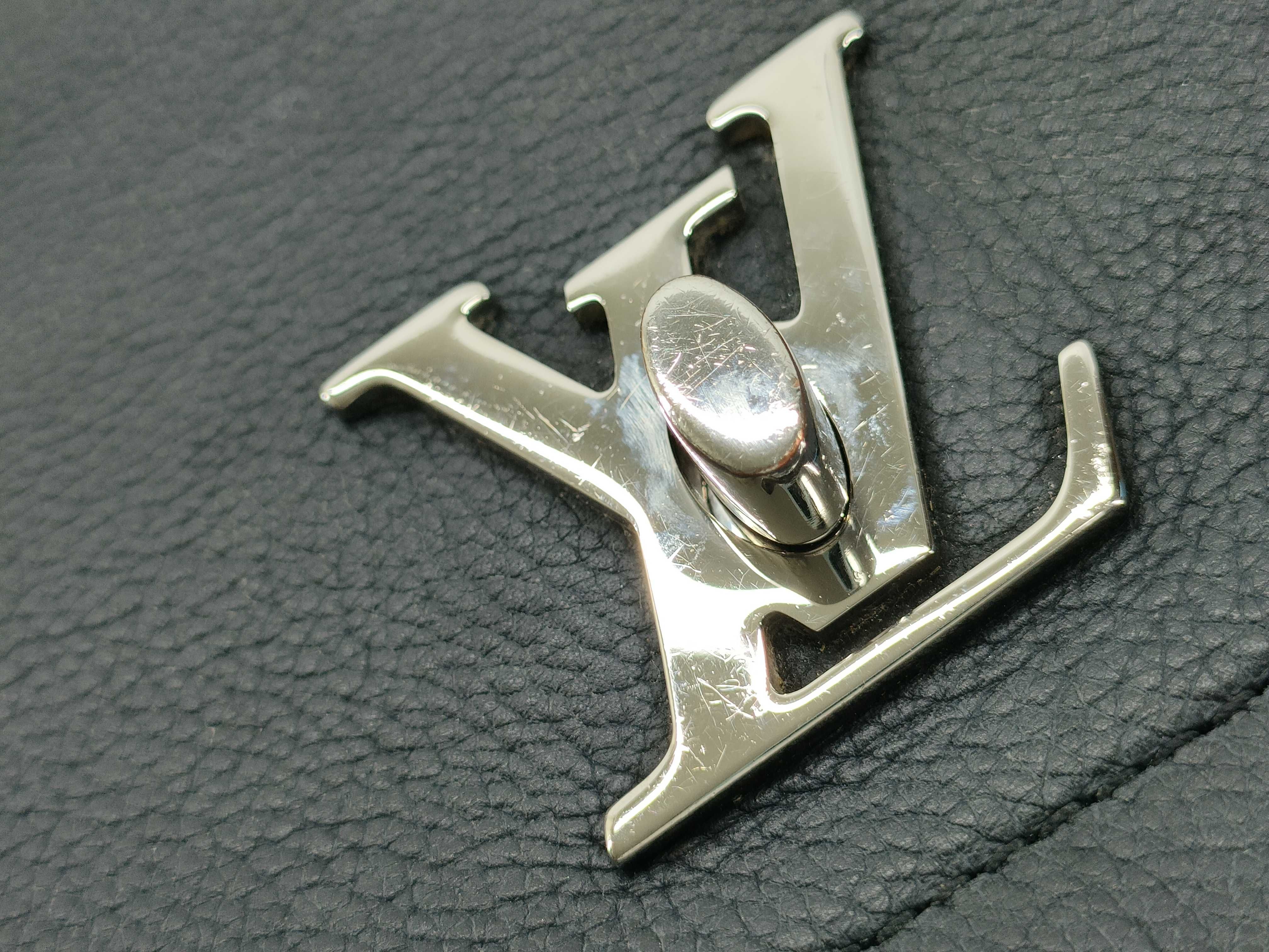 MY-Lockme Cartable M50250 FL00117 Black LV Logo & Leather - Grad Shoulder Bag — view 15