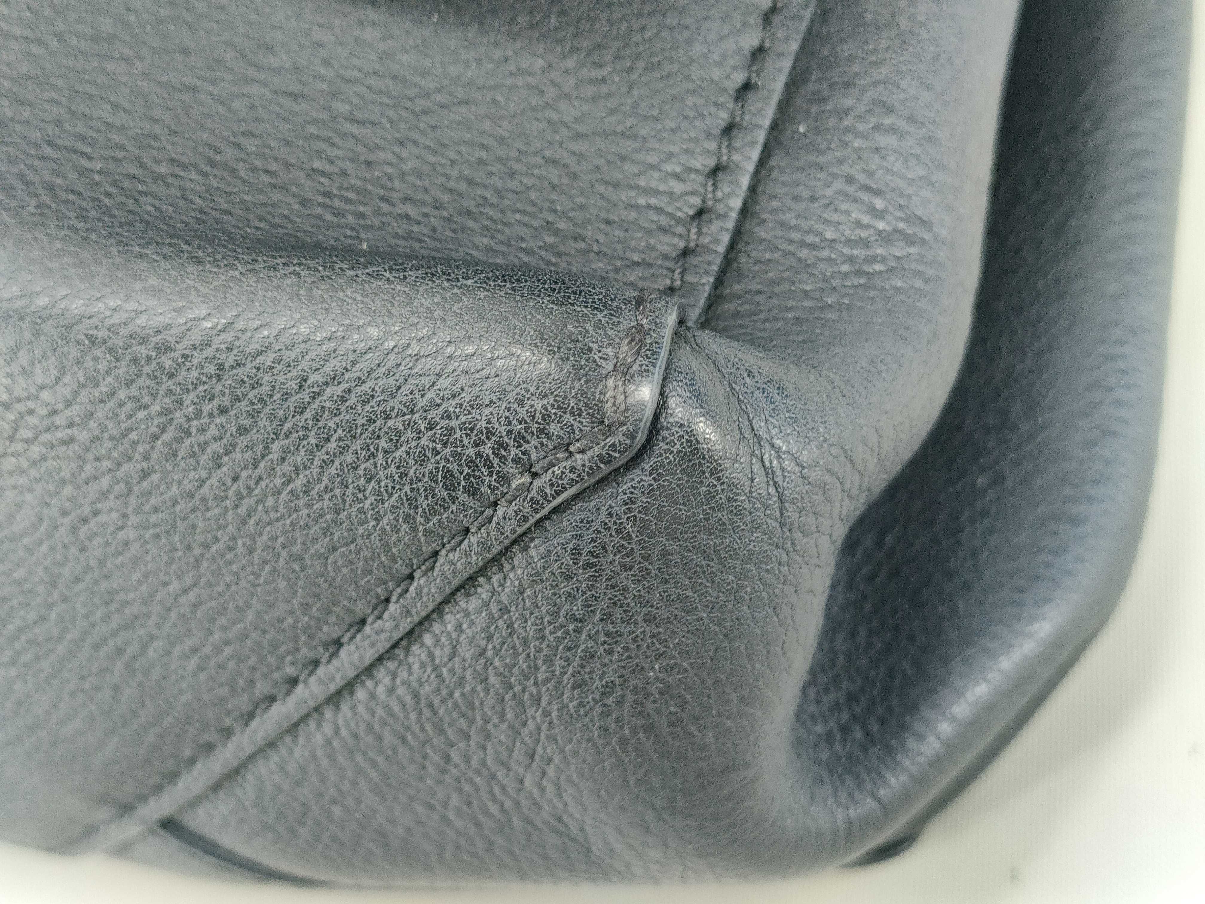 MY-Lockme Cartable M50250 FL00117 Black LV Logo & Leather - Grad Shoulder Bag — view 4