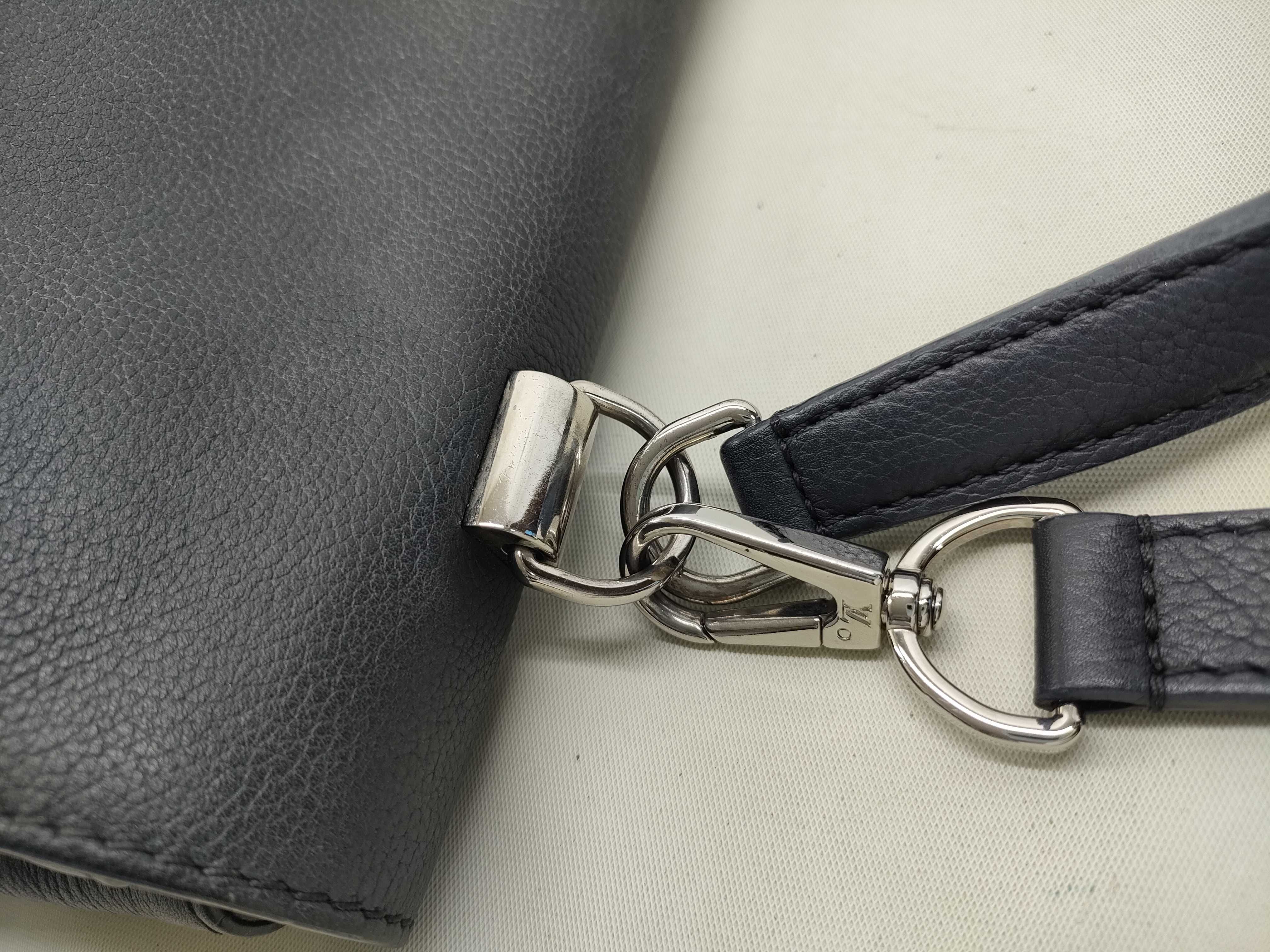 MY-Lockme Cartable M50250 FL00117 Black LV Logo & Leather - Grad Shoulder Bag — view 8