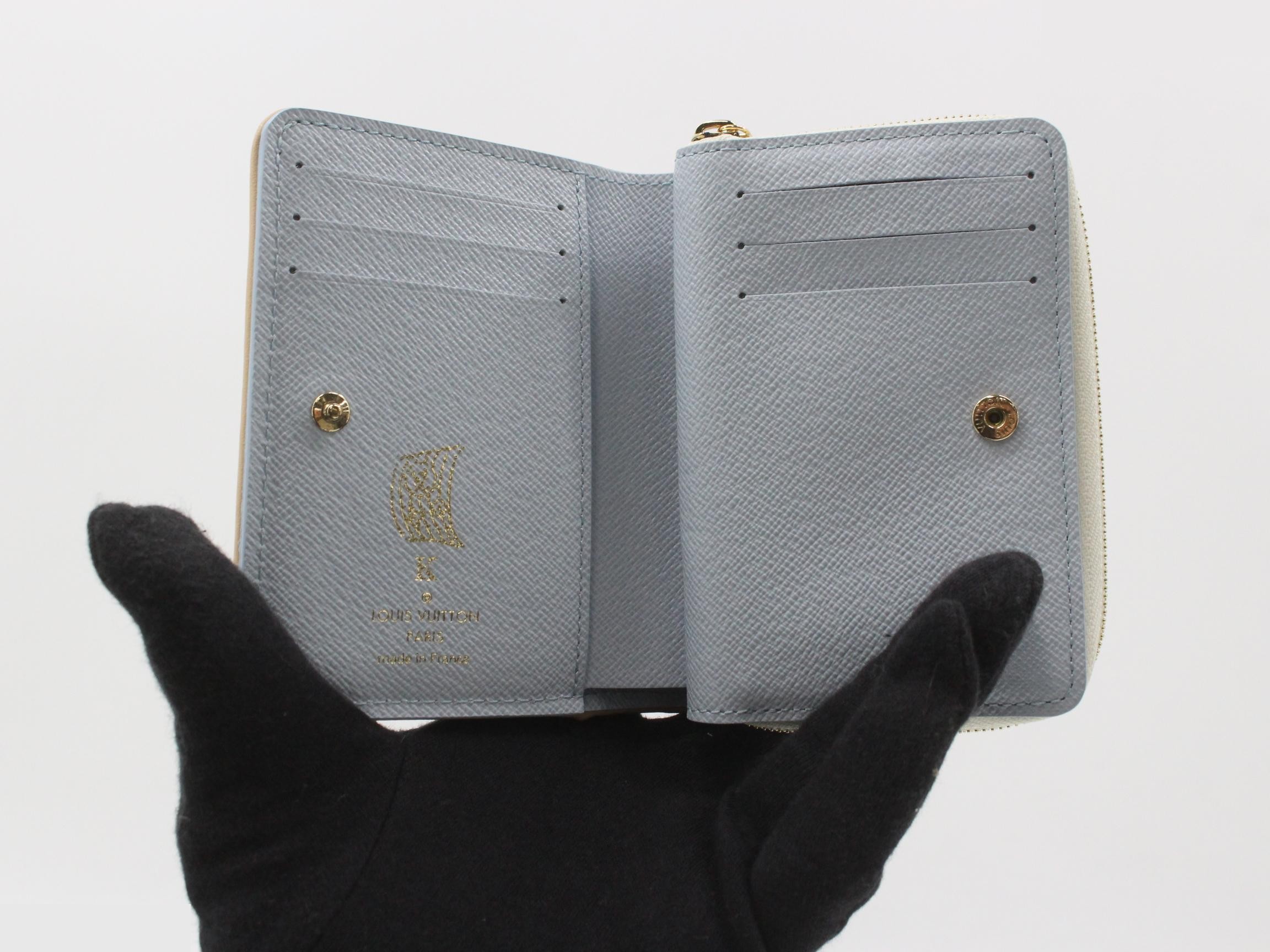 Monogram Jacquard Portefeuille Lou, Unused, Multicolor — view 4