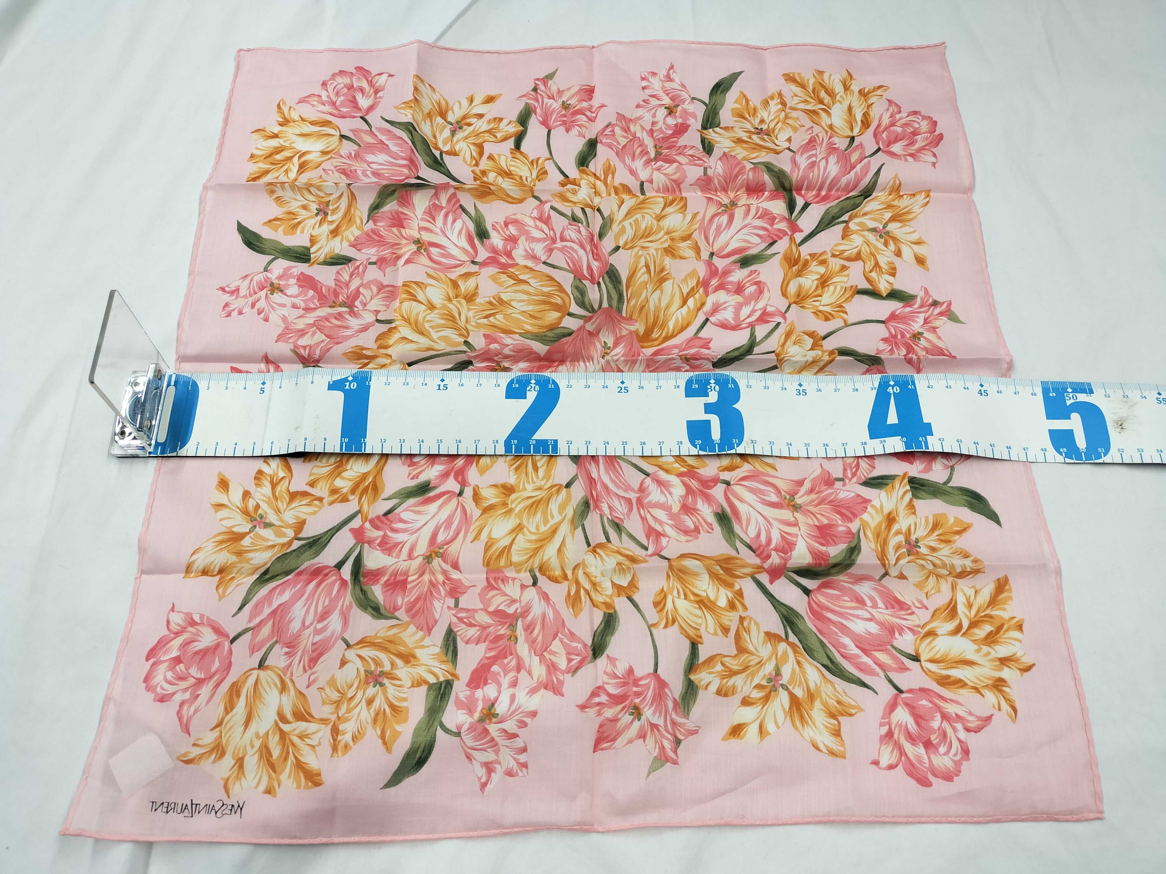 handkerchief/scarf with sticker, tulip design, pink, and other accessories. — view 2