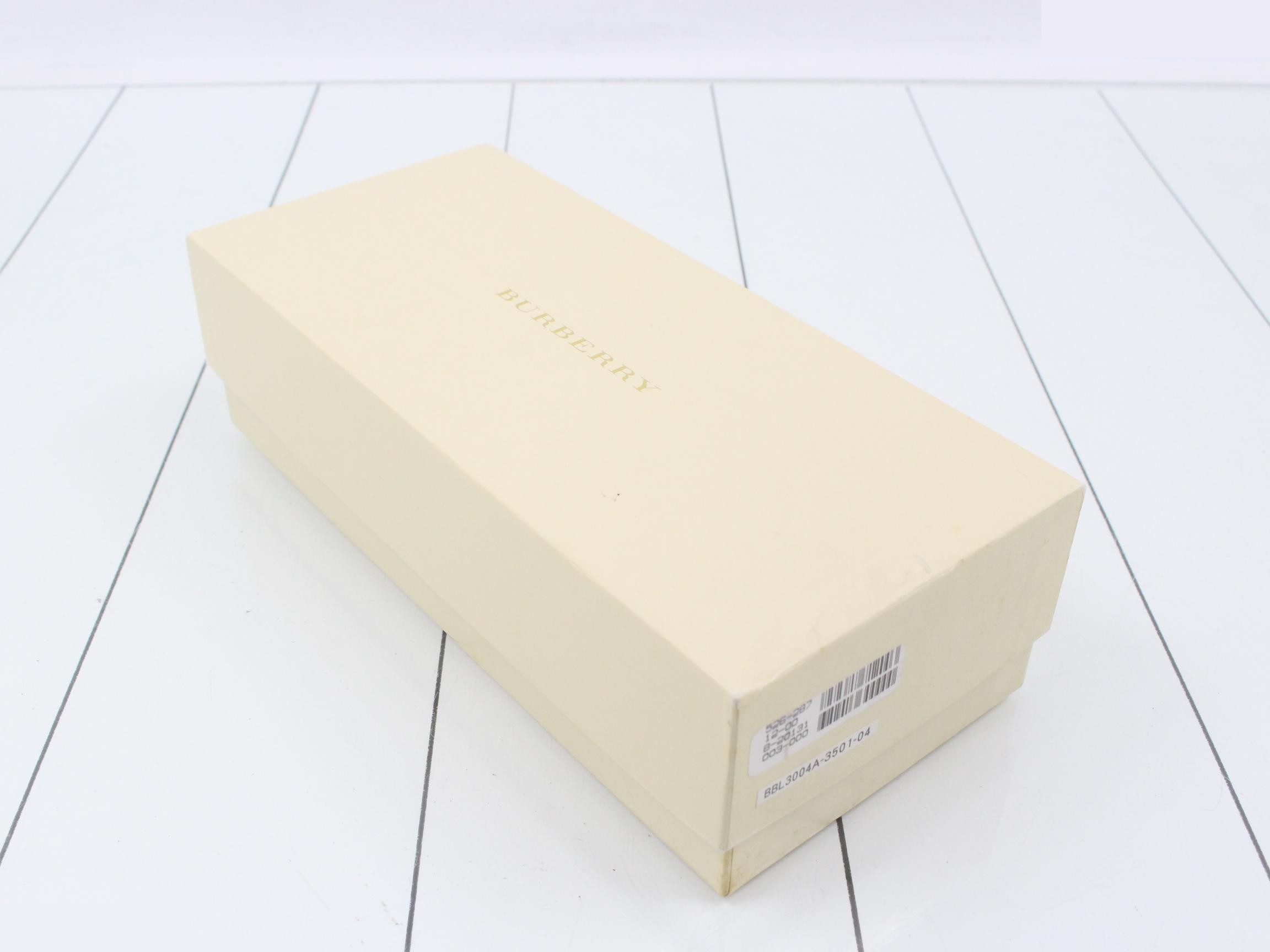 Unused Burberry pouch and handkerchief set with box, Nova Check pattern, beige. — view 4