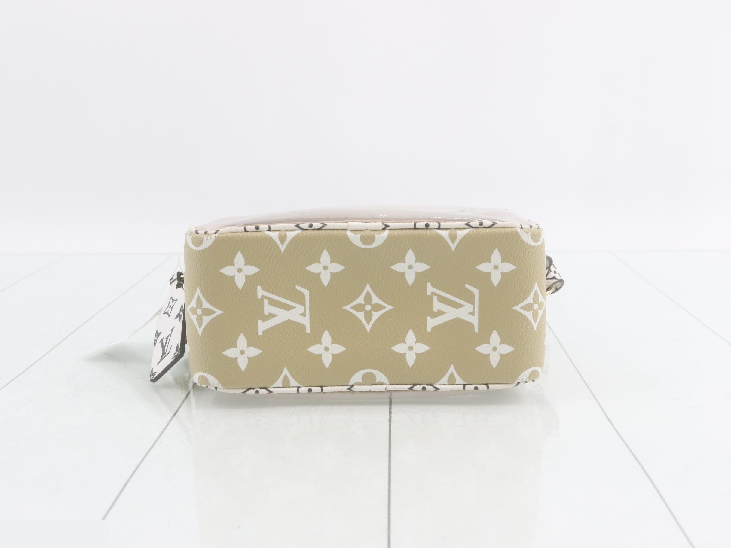 Monogram Giant LV Beach Pouch Shoulder Bag — view 3
