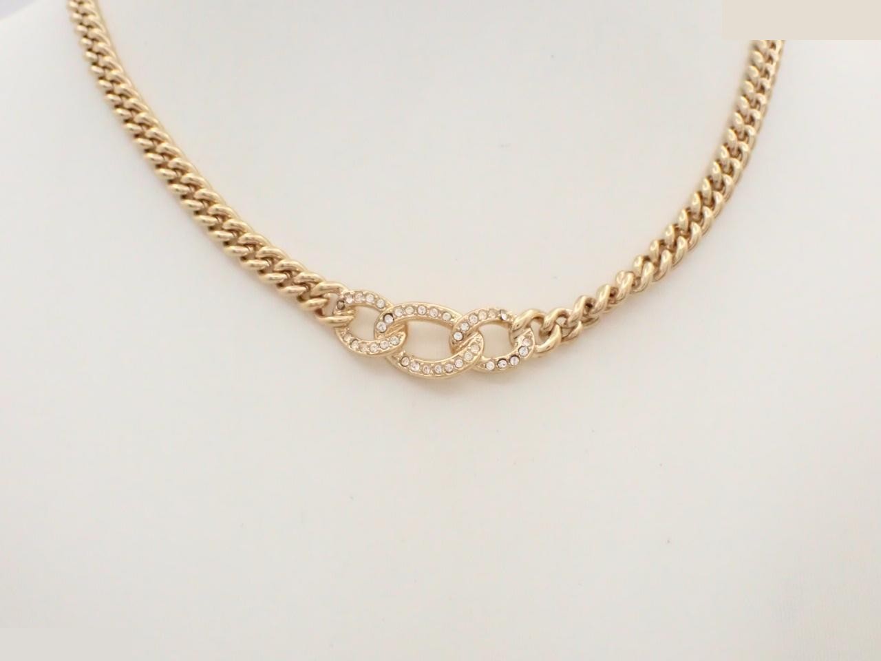 Other lines: Precious metals, necklaces, pendants, chain approximately 42cm