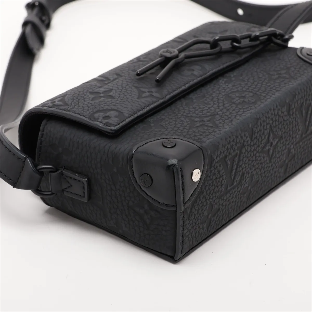 Taurillon Monogram Steamer Wearable Wallet M81746 Black (RFID detected) — view 4