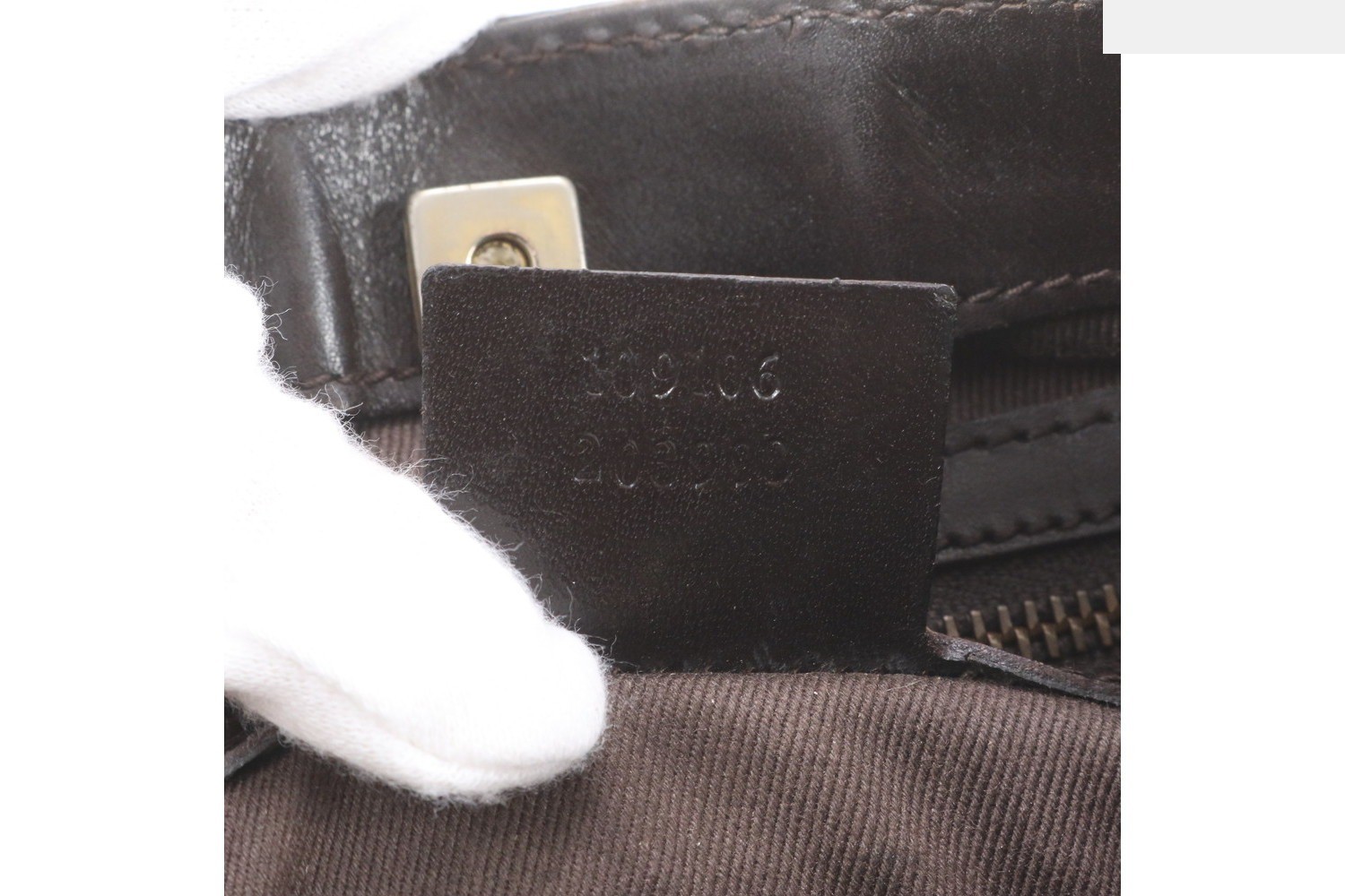 GG Canvas 109106 Leather Shoulder Bag — view 9