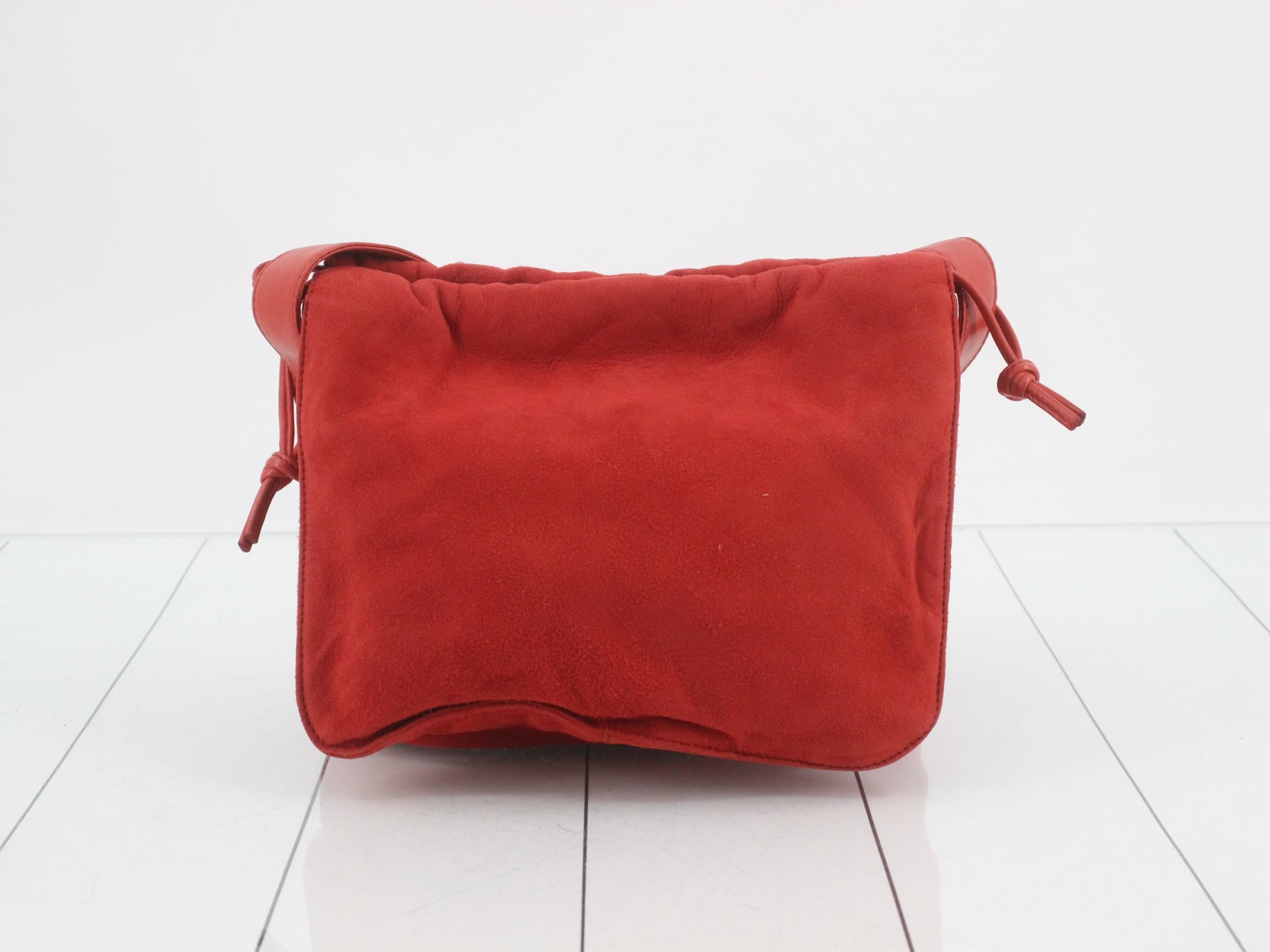 Suede Anagram Logo — view 2
