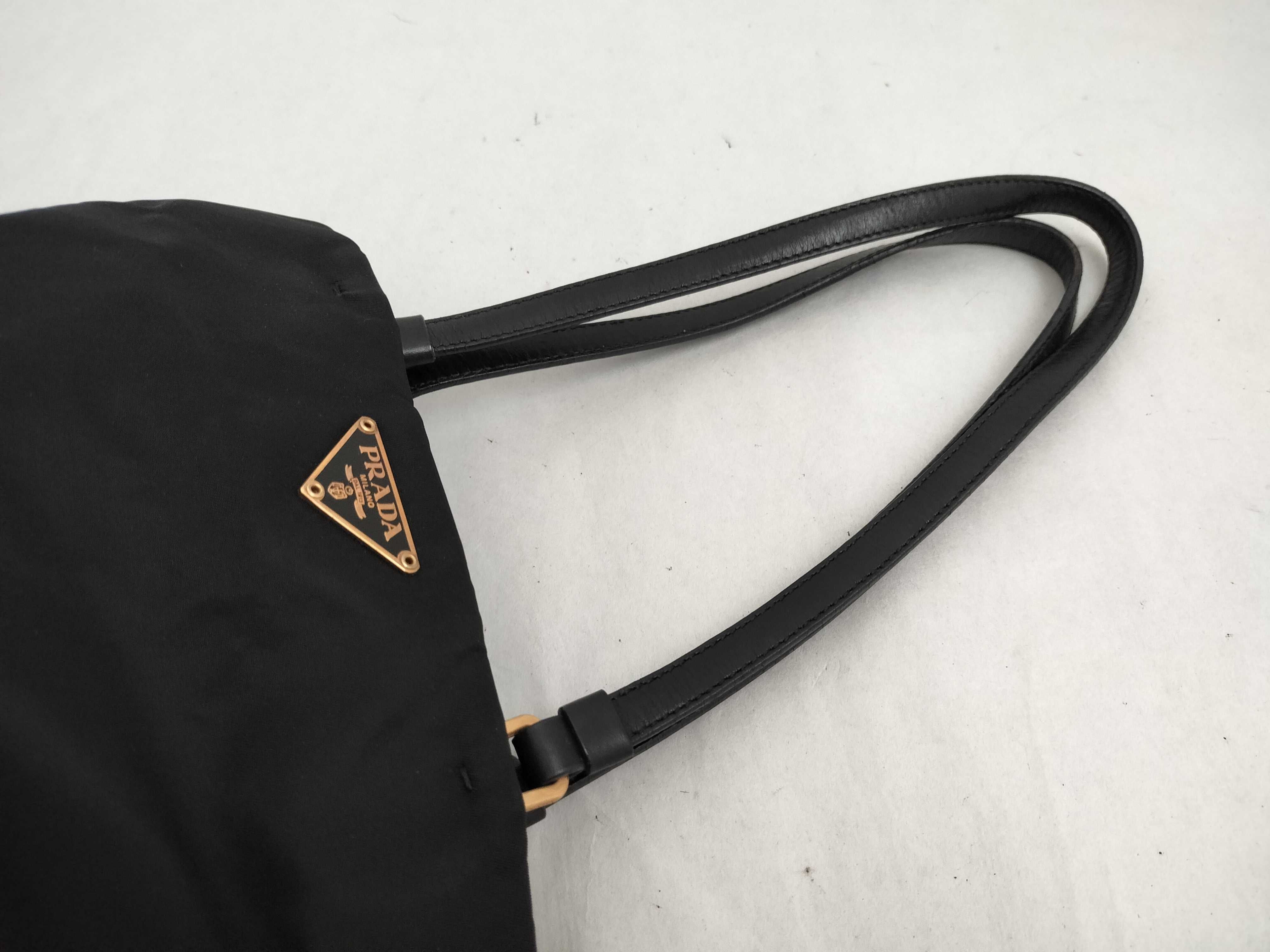 nylon tote bag with triangular logo, black. — view 3