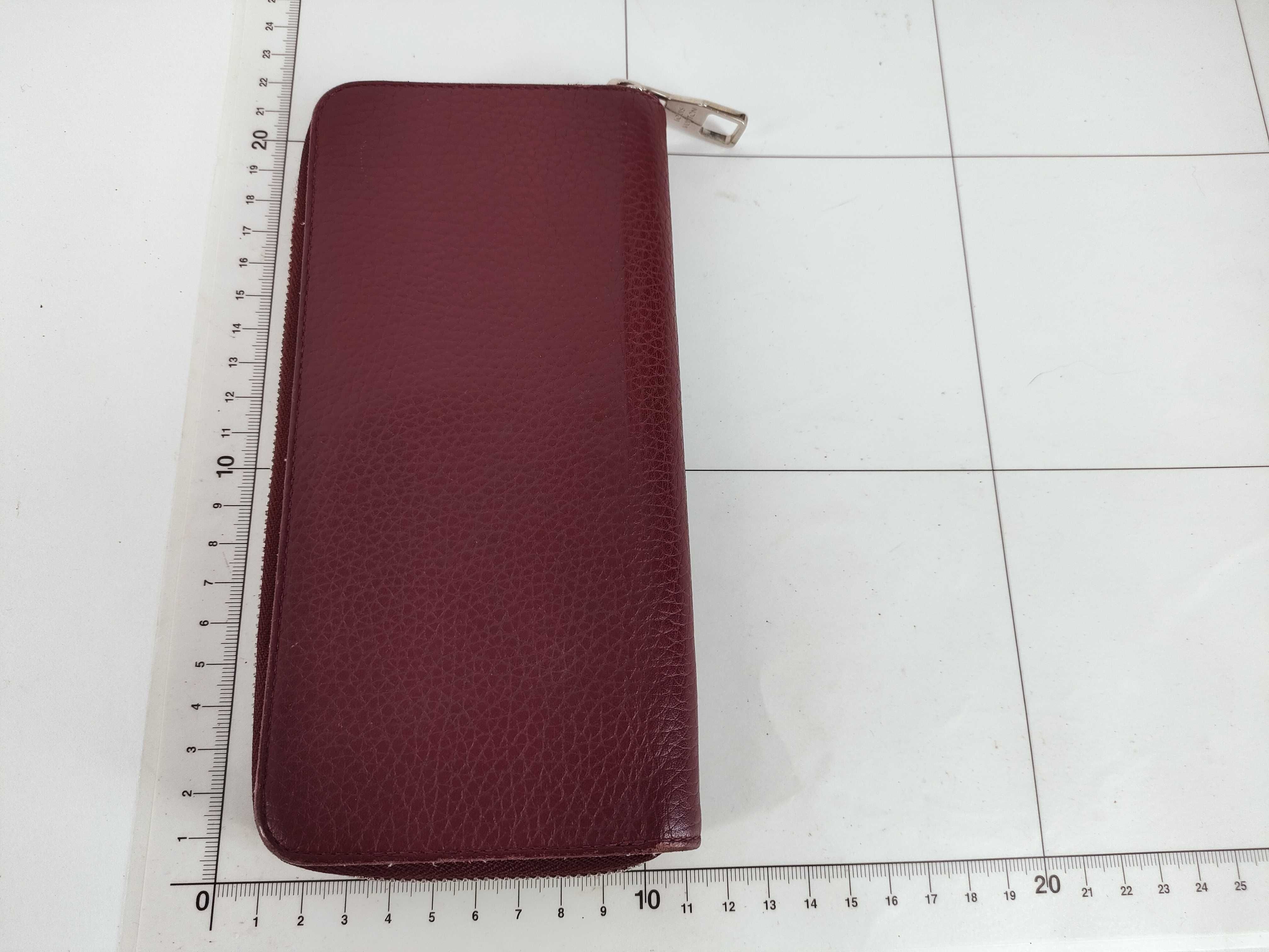 Taiga Zippy Wallet M58410 CA2154 Taurillon Bordeaux Wallet — view 2