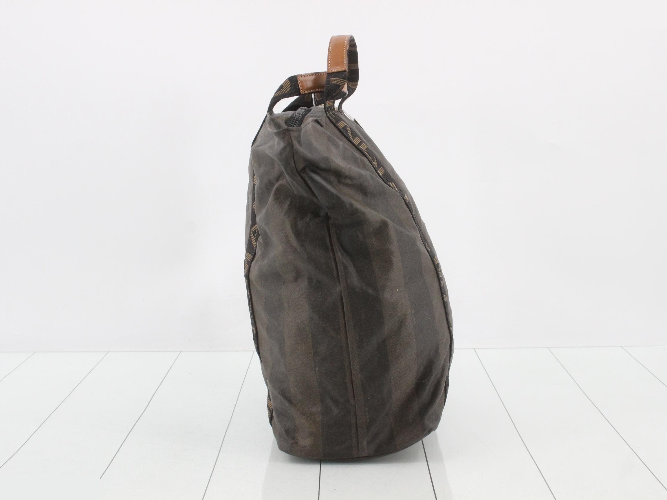 handbag — view 3