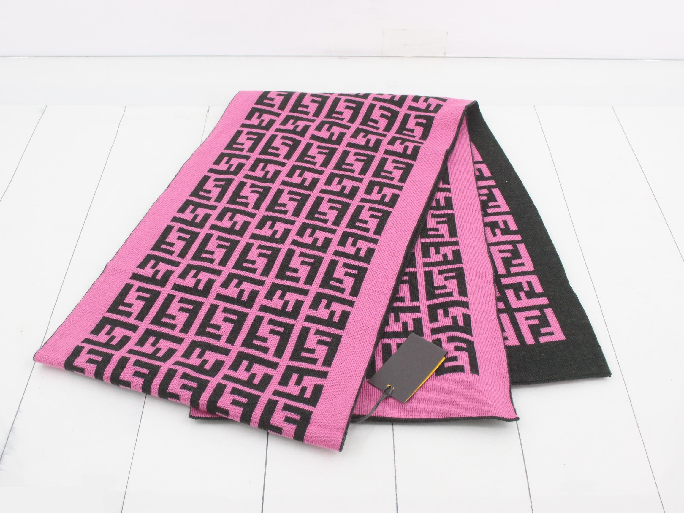 ZUCCA scarf with tag — view 3