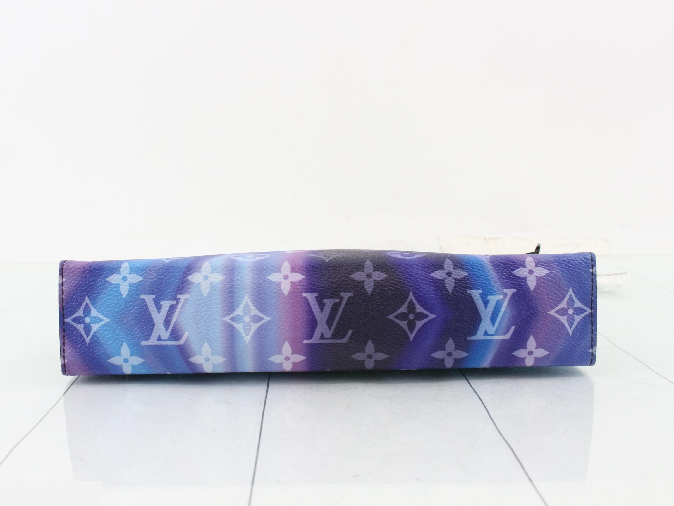 Monogram Sunset Pochette Voyage MM — view 3