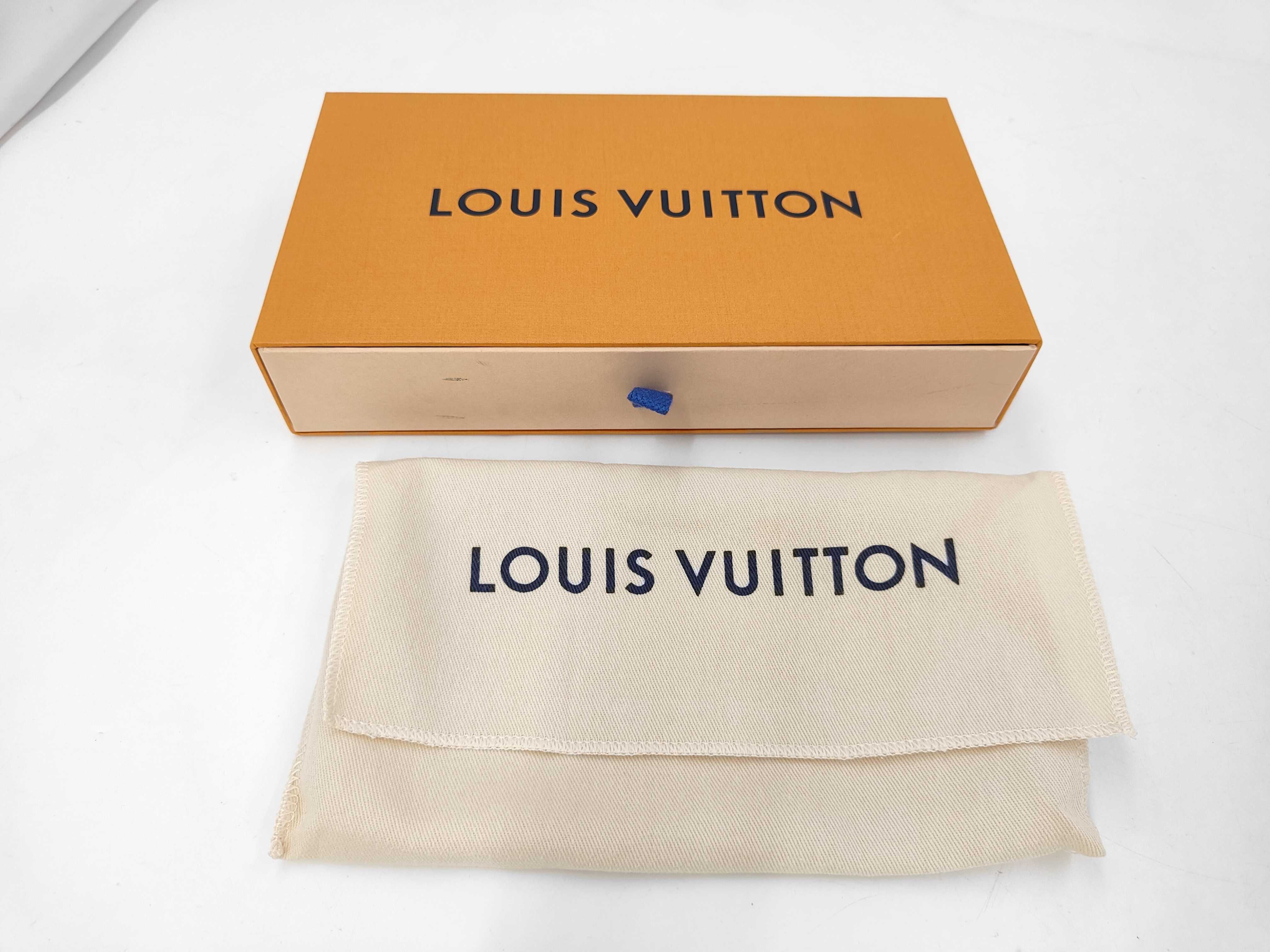 Monogram Giant Reverse Portefeuille Sarah Wallet — view 10