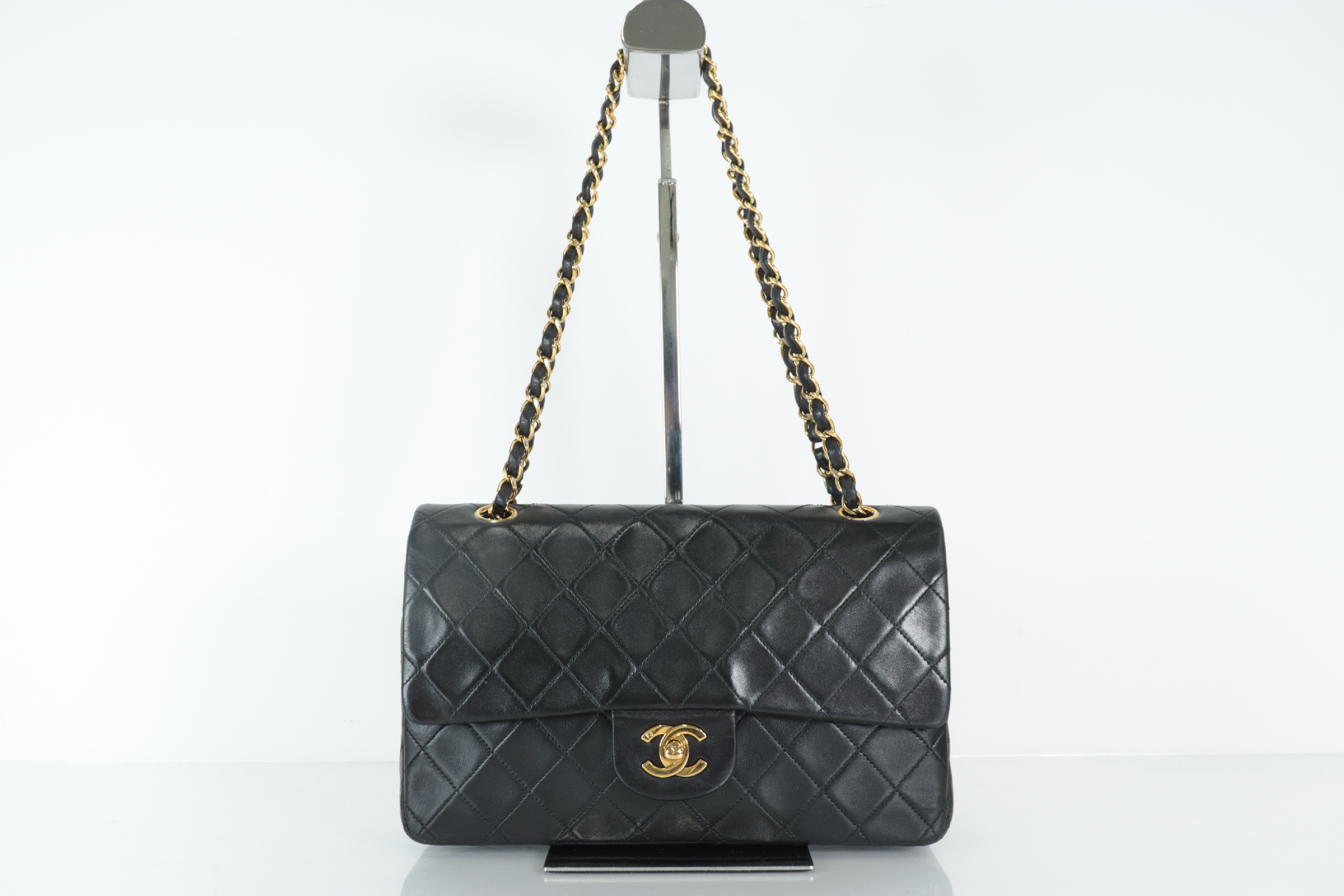 W-flap 25 Lambskin Shoulder Bag (Serial No. 2) — view 2