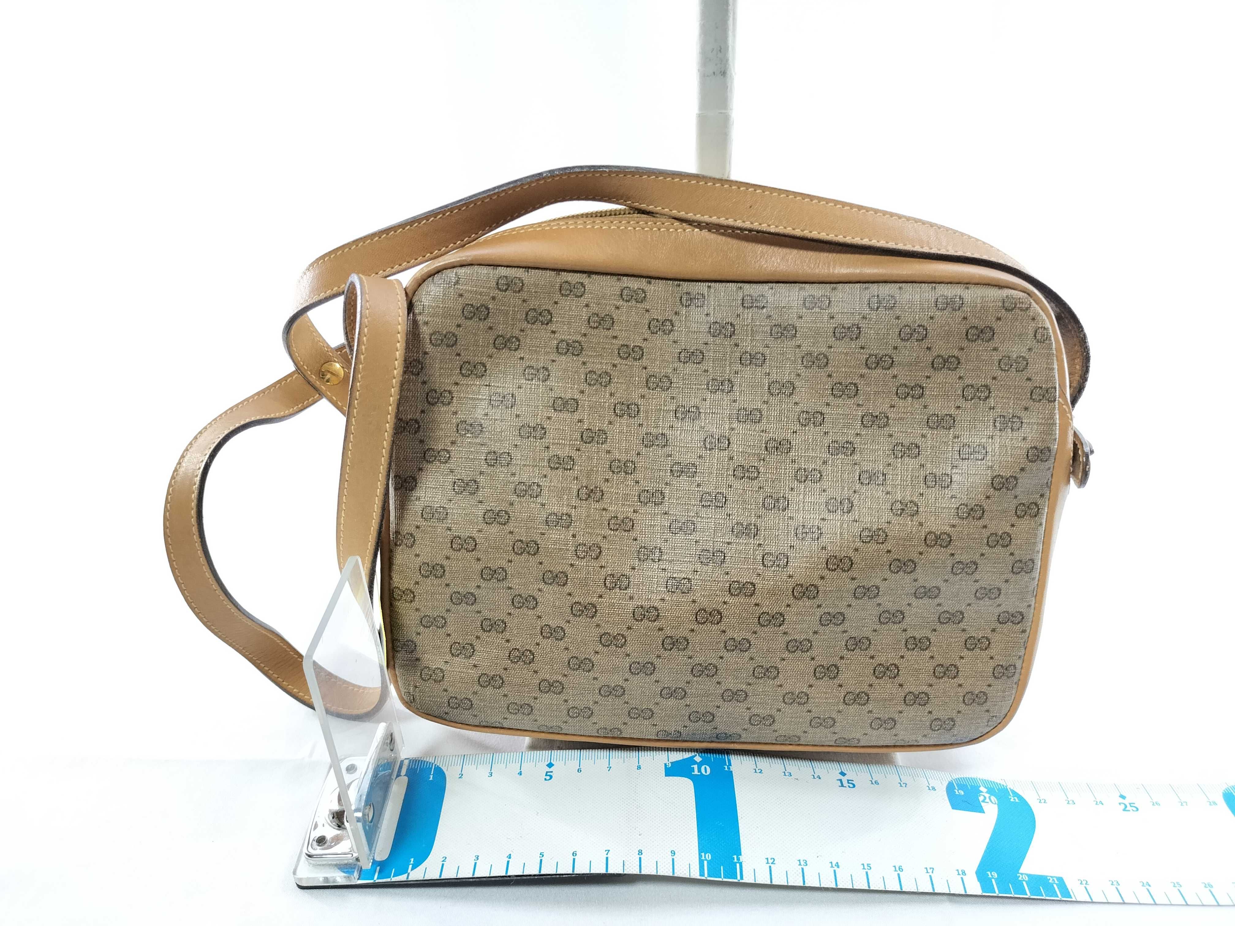 GG Canvas Old Shoulder Bag — view 2