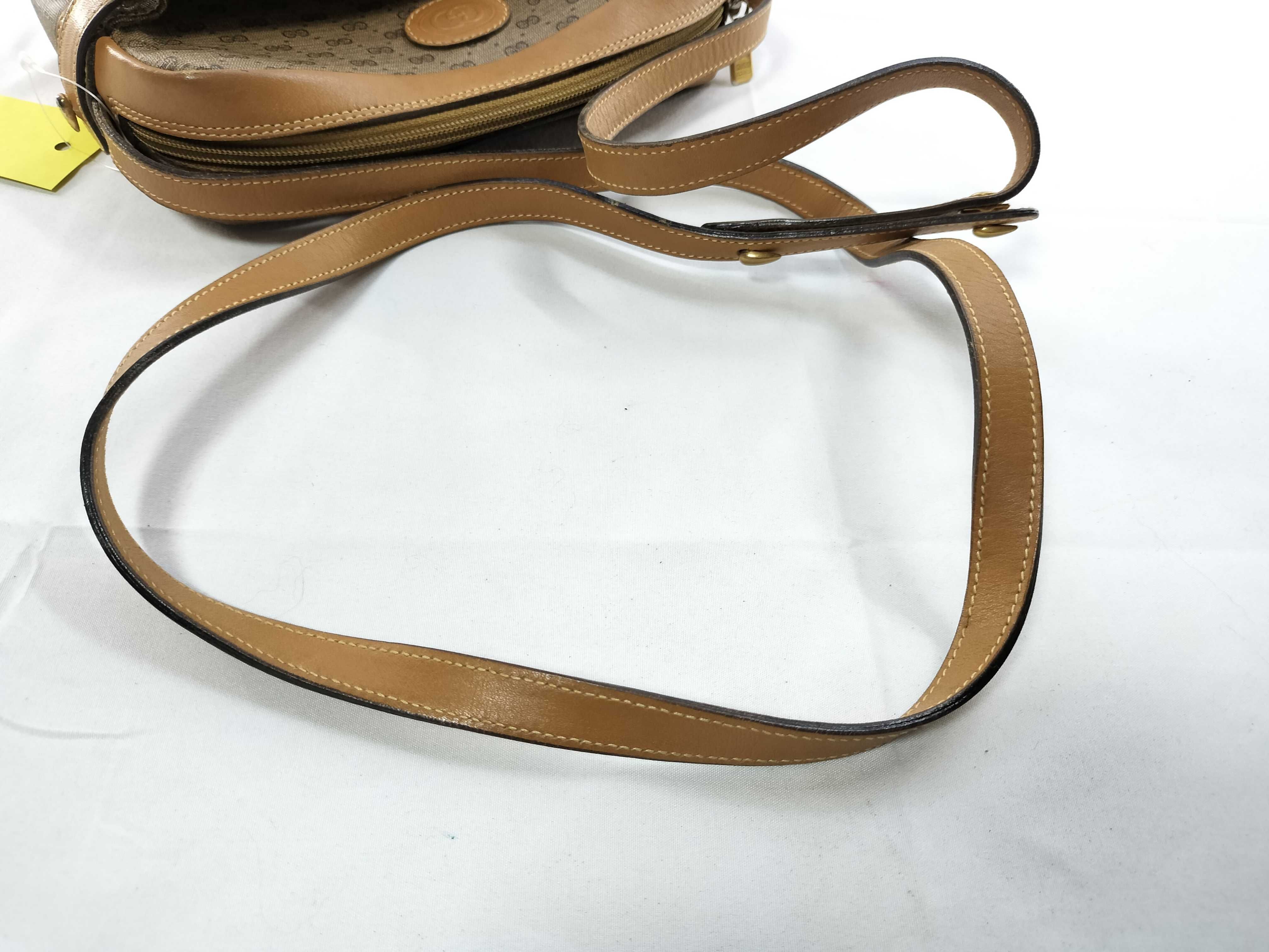 GG Canvas Old Shoulder Bag — view 3