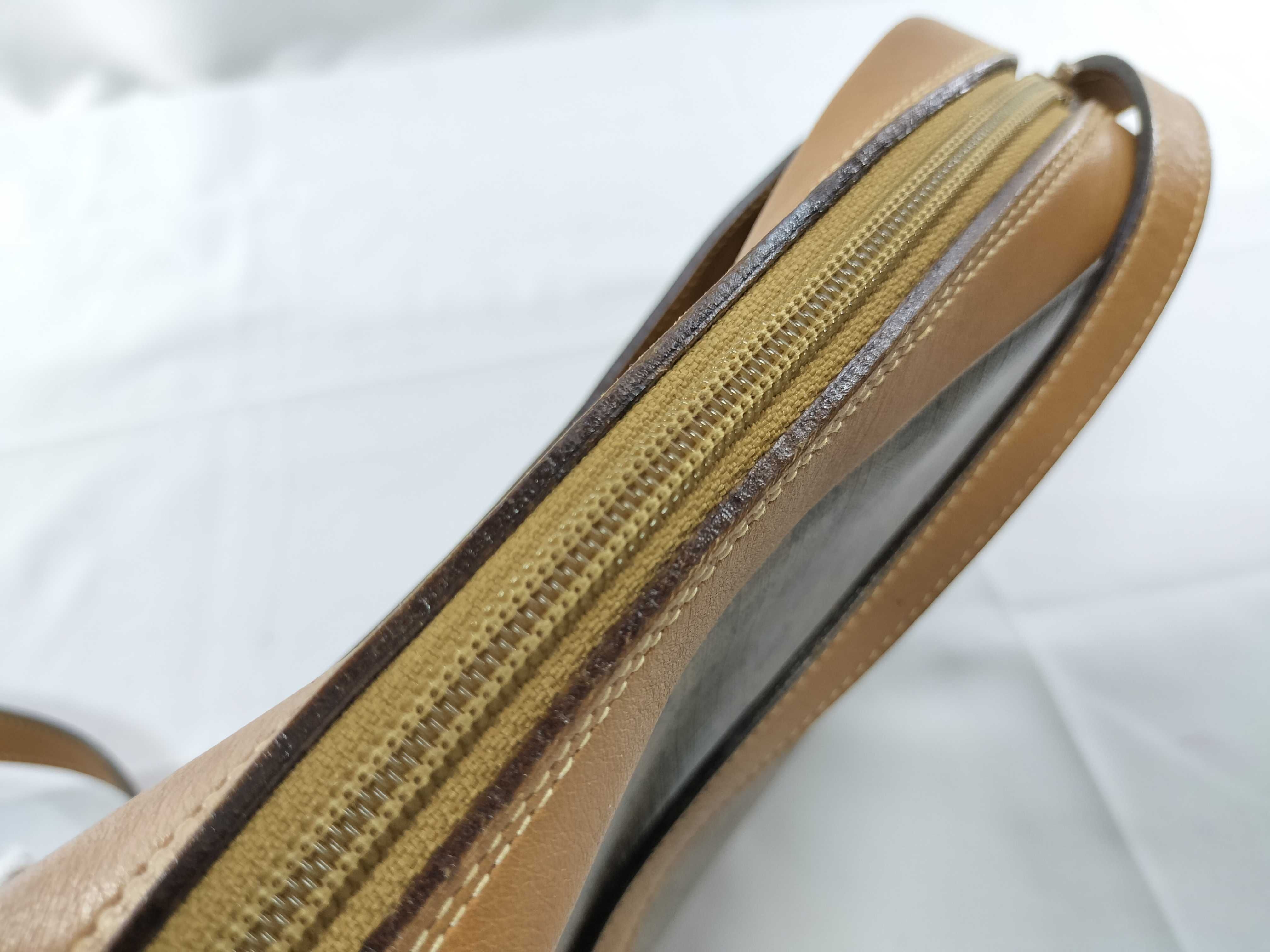 GG Canvas Old Shoulder Bag — view 6